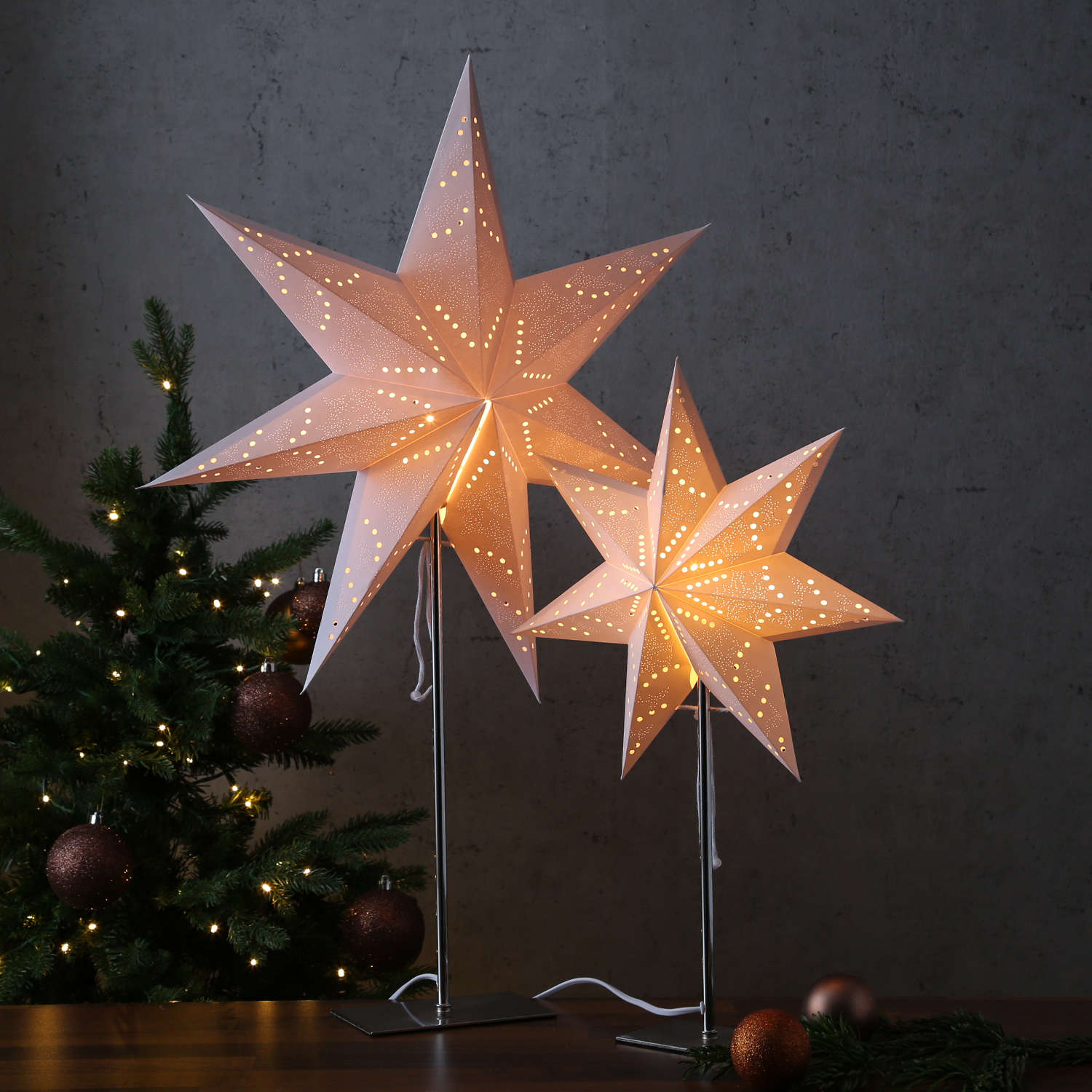 Papierstern LUNA - stehend - 7-zackig - D: 34cm, H: 55cm - inkl. E14 Fassung u. Kabel - weiß