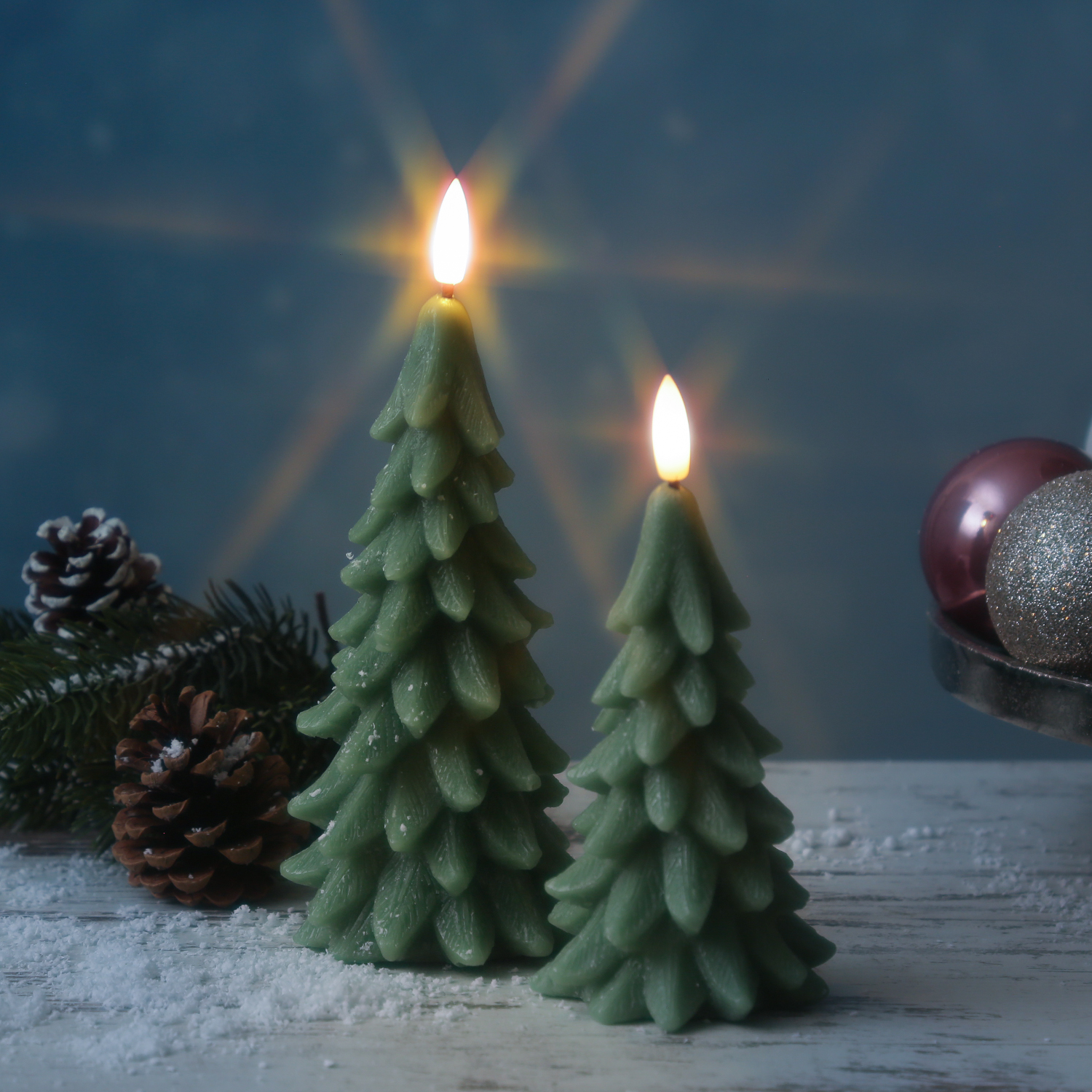 LED Kerze Tannenbaum - Echtwachs - 3D Flamme - inkl. Batterie - H: 16cm - Timer - grün