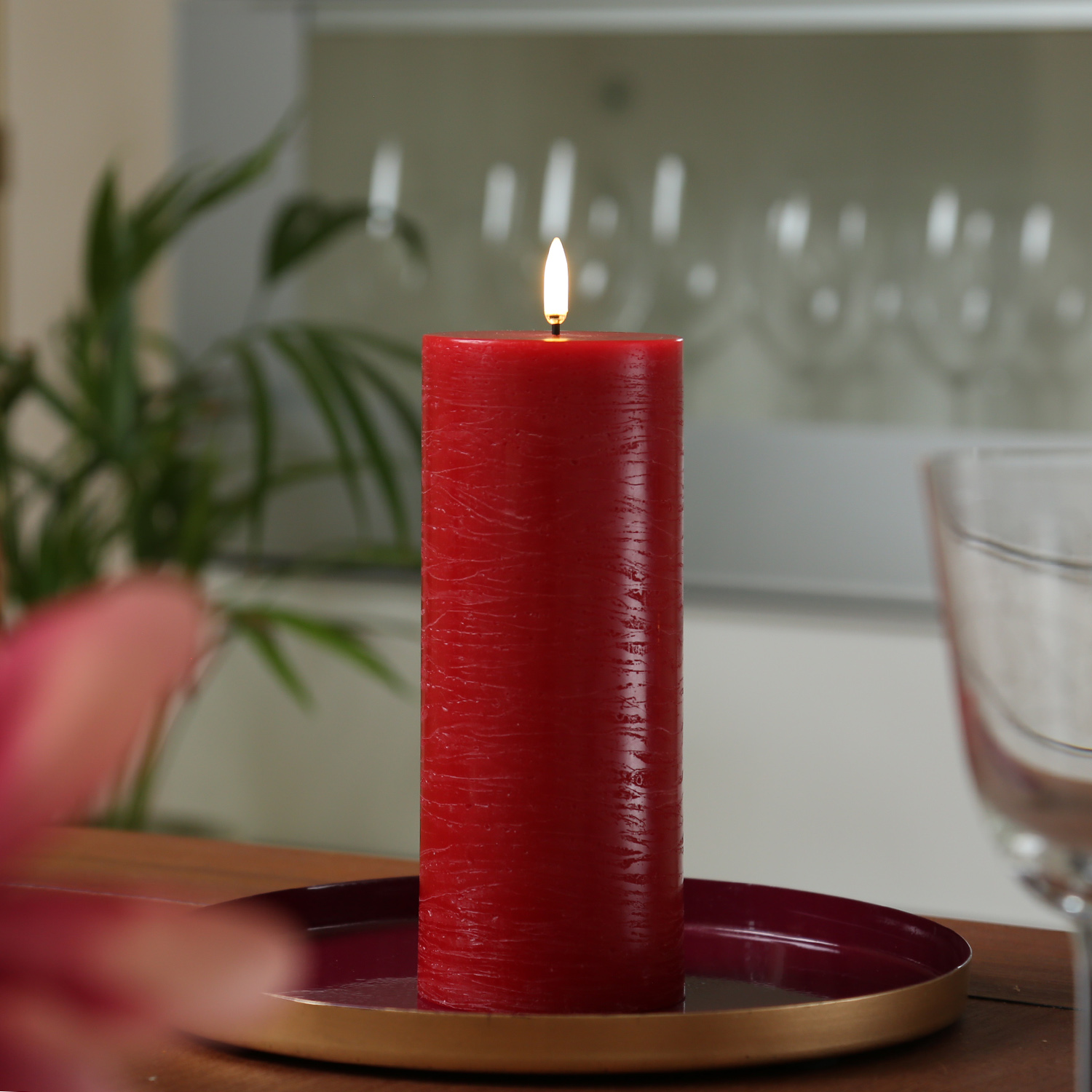 LED Kerze PIA - Rustik-Optik - Echtwachs - H: 20cm - D: 7,8cm - Timer - bis zu 1000 Std. - rot LED Kerze PIA - Rustik-Optik - Echtwachs - H: 20cm - D: 7,8cm - Timer - bis zu 1000 Std. - rot