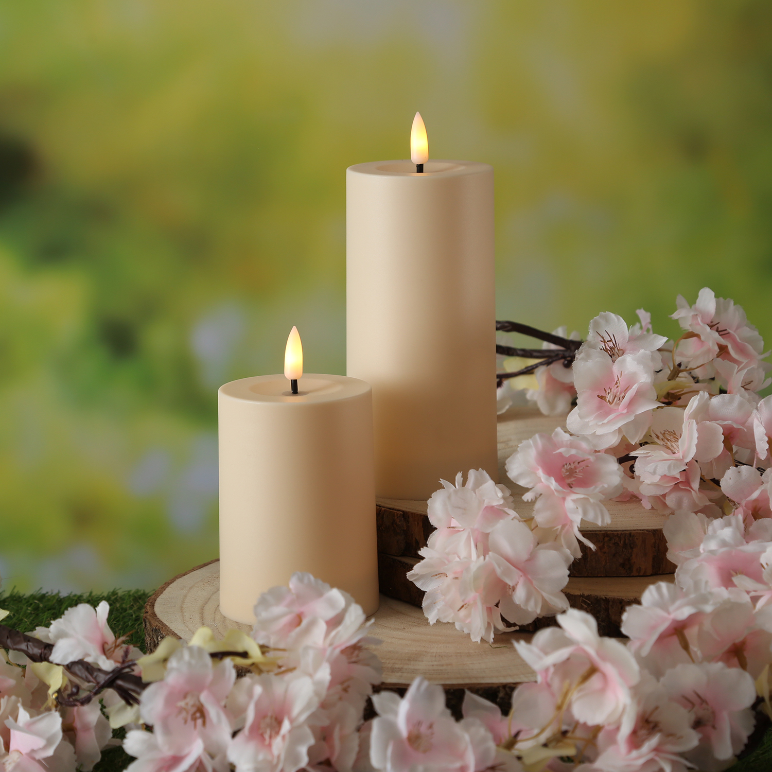 LED Solar Kerze - Outdoorkerze - H: 10cm, D: 7cm - Dämmerungssensor - für Außen - creme