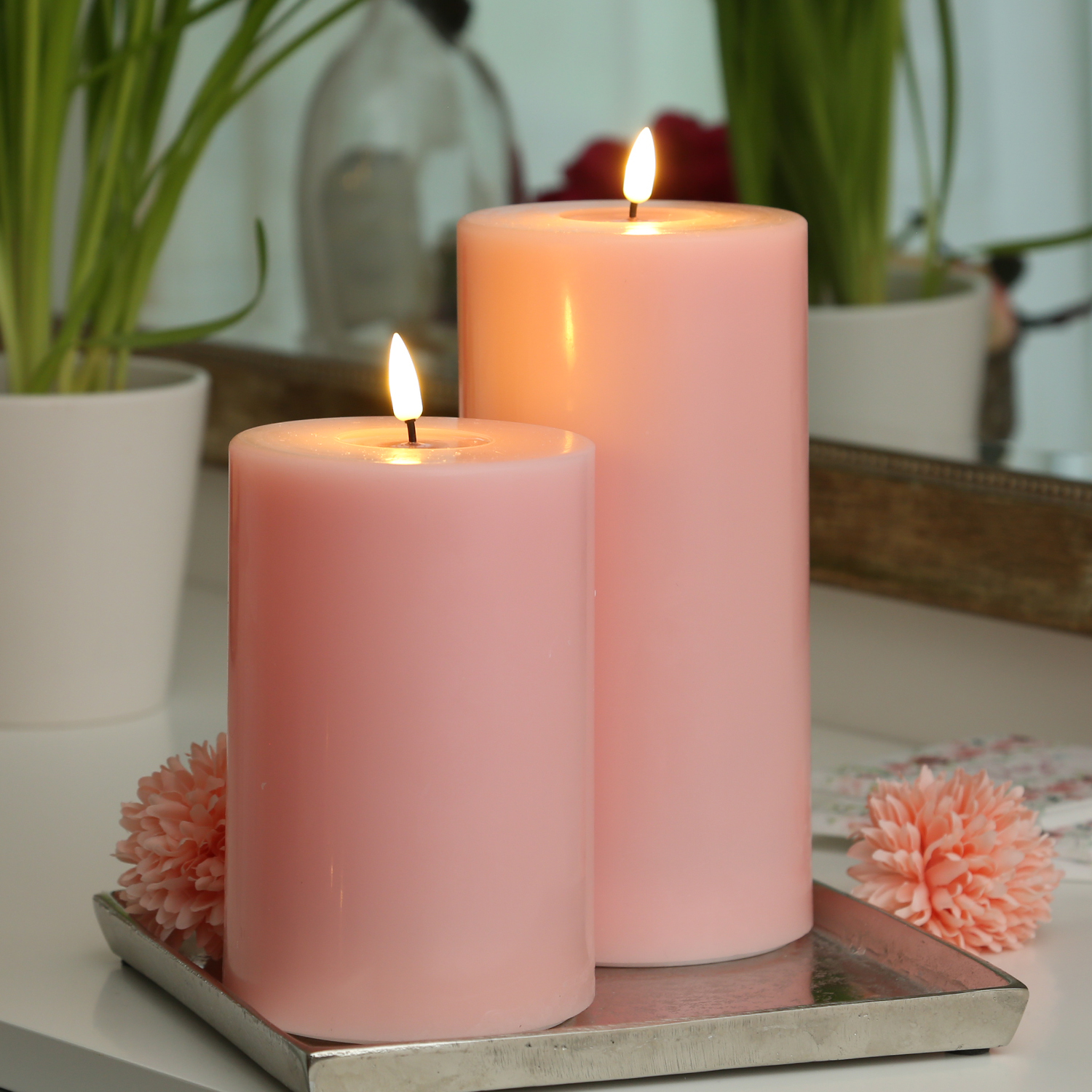 LED Stumpenkerze MIA - Echtwachs - realistische 3D Flamme - H: 20cm - D: 10cm - Batterie - rosa LED Stumpenkerze MIA - Echtwachs - realistische 3D Flamme - H: 20cm - D: 10cm - Batterie - rosa