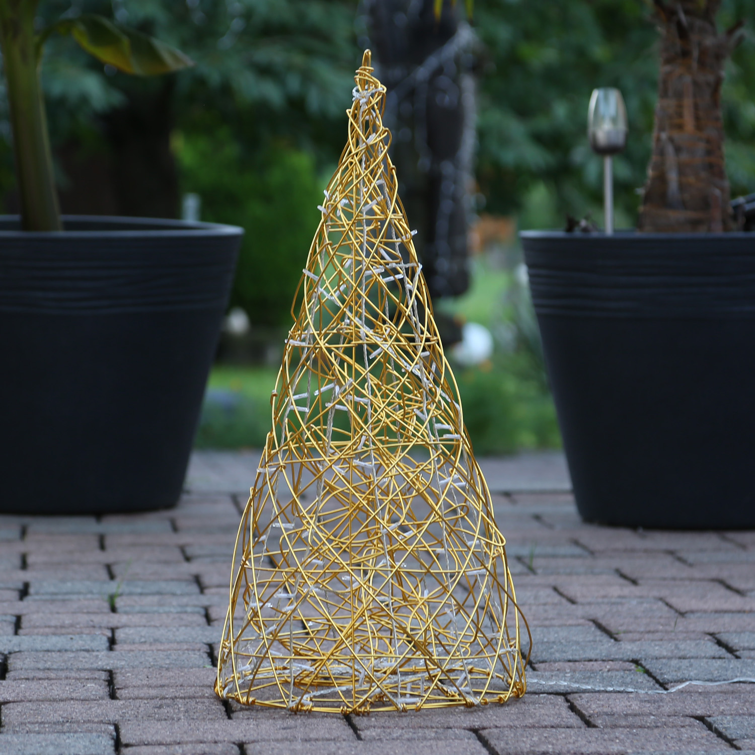 LED 3D Kegel - Gartenleuchte - Drahtleuchte - 100 warmweiße LED - für Außen - goldener Draht LED 3D Kegel - Gartenleuchte - Drahtleuchte - 100 warmweiße LED - für Außen - goldener Draht