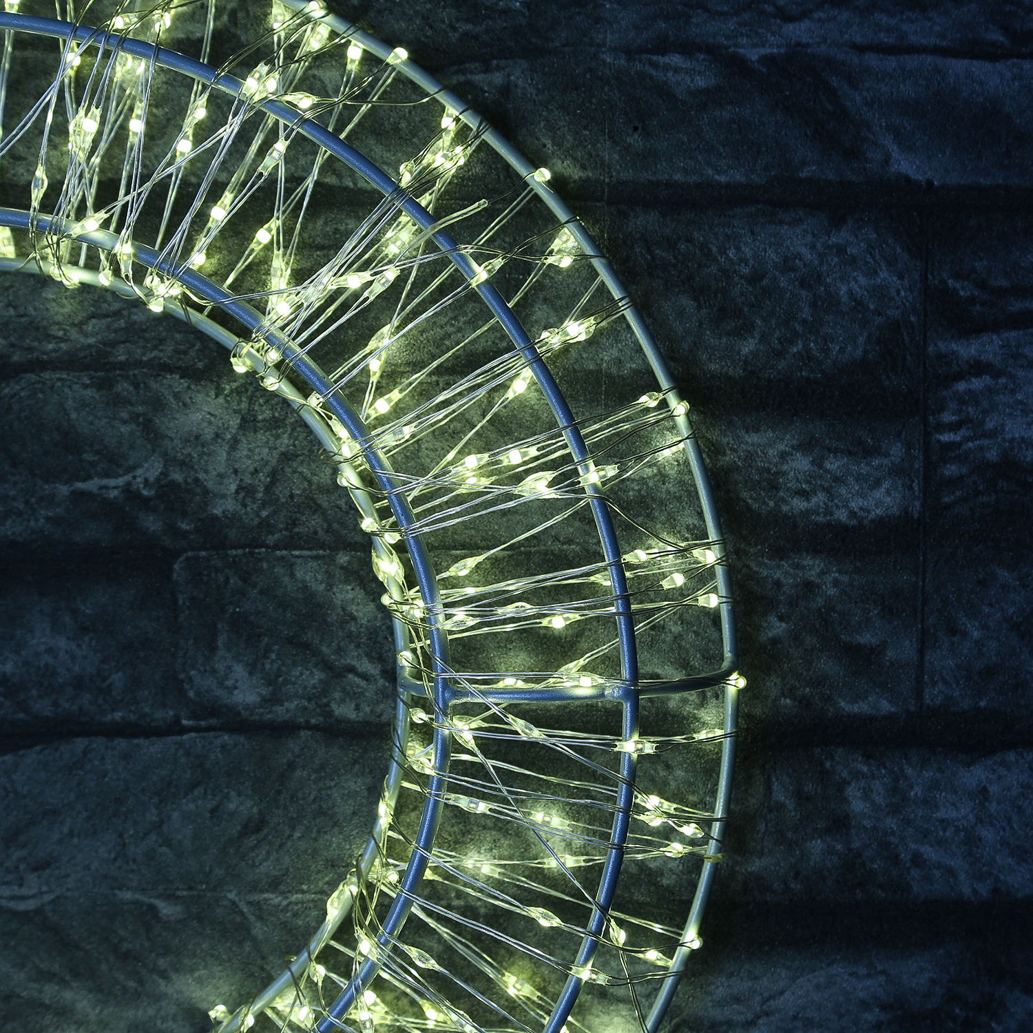 LED Kranz mit Drahtlichterkette - Lichterkranz mit 400 warmweißen LED - D: 28cm - Timer - Außen LED Kranz mit Drahtlichterkette - Lichterkranz mit 400 warmweißen LED - D: 28cm - Timer - Außen