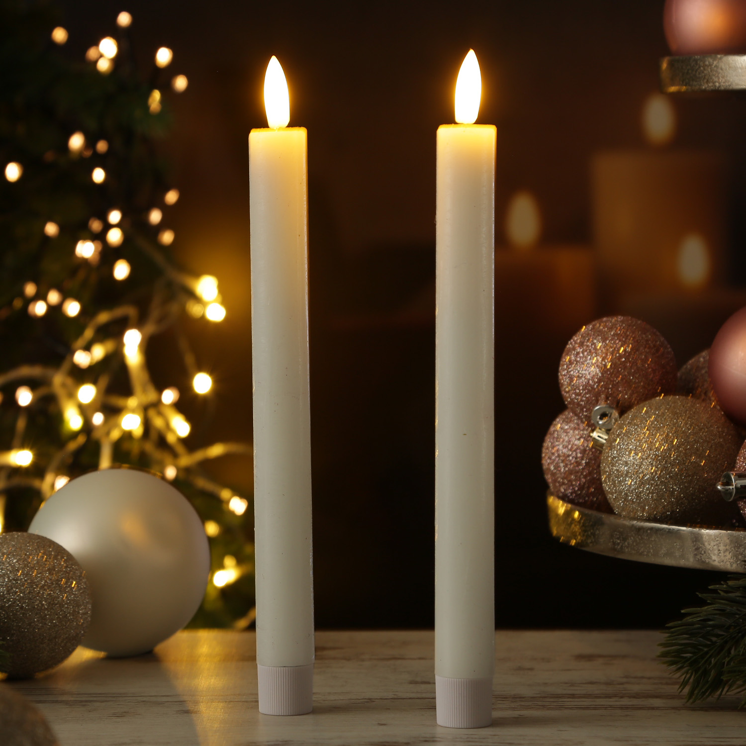 LED Stabkerzen LINA - Rustik-Optik - Echtwachs - 3D Flamme - H: 24cm - Timer - weiß - 2er Set LED Stabkerzen LINA - Rustik-Optik - Echtwachs - 3D Flamme - H: 24cm - Timer - weiß - 2er Set