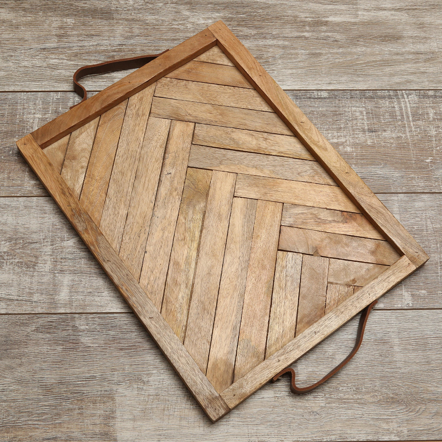 Holztablett - Dekotablett - Kunstledergriffe - rechteckig - Mangoholz - L: 41cm - H: 3cm - natur Holztablett - Dekotablett - Kunstledergriffe - rechteckig - Mangoholz - L: 41cm - H: 3cm - natur