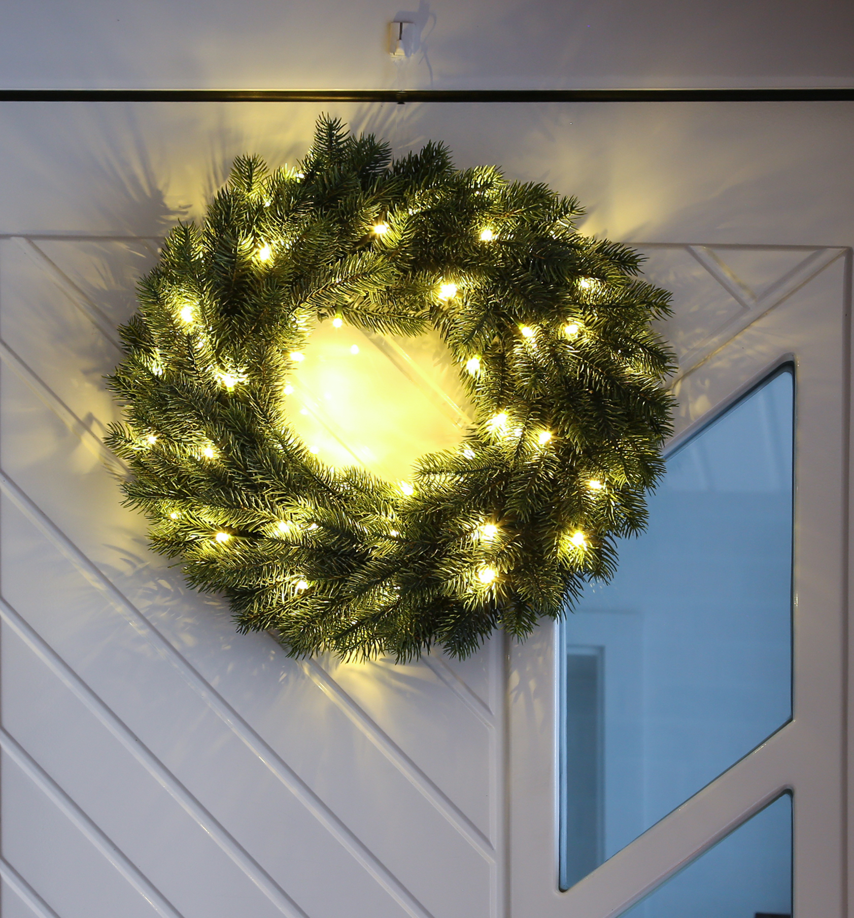 LED Tannenkranz - Kunststoff - 49 warmweiße LED - D: 40cm - Timer - Batterie - grün LED Tannenkranz - Kunststoff - 49 warmweiße LED - D: 40cm - Timer - Batterie - grün