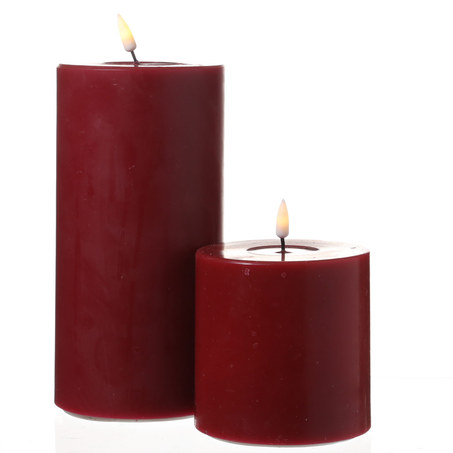 LED Stumpenkerze MIA - Echtwachs - realistische 3D Flamme - H: 10cm - D: 10cm - bordeauxrot LED Stumpenkerze MIA - Echtwachs - realistische 3D Flamme - H: 10cm - D: 10cm - bordeauxrot