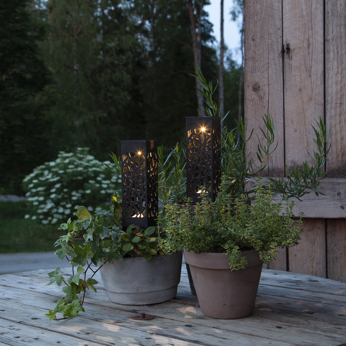 LED Solar Wegleuchte - warmweiße LED - H: 18cm -  Dämmerungssensor - schwarz - 2er Set LED Solar Wegleuchte - warmweiße LED - H: 18cm -  Dämmerungssensor - schwarz - 2er Set