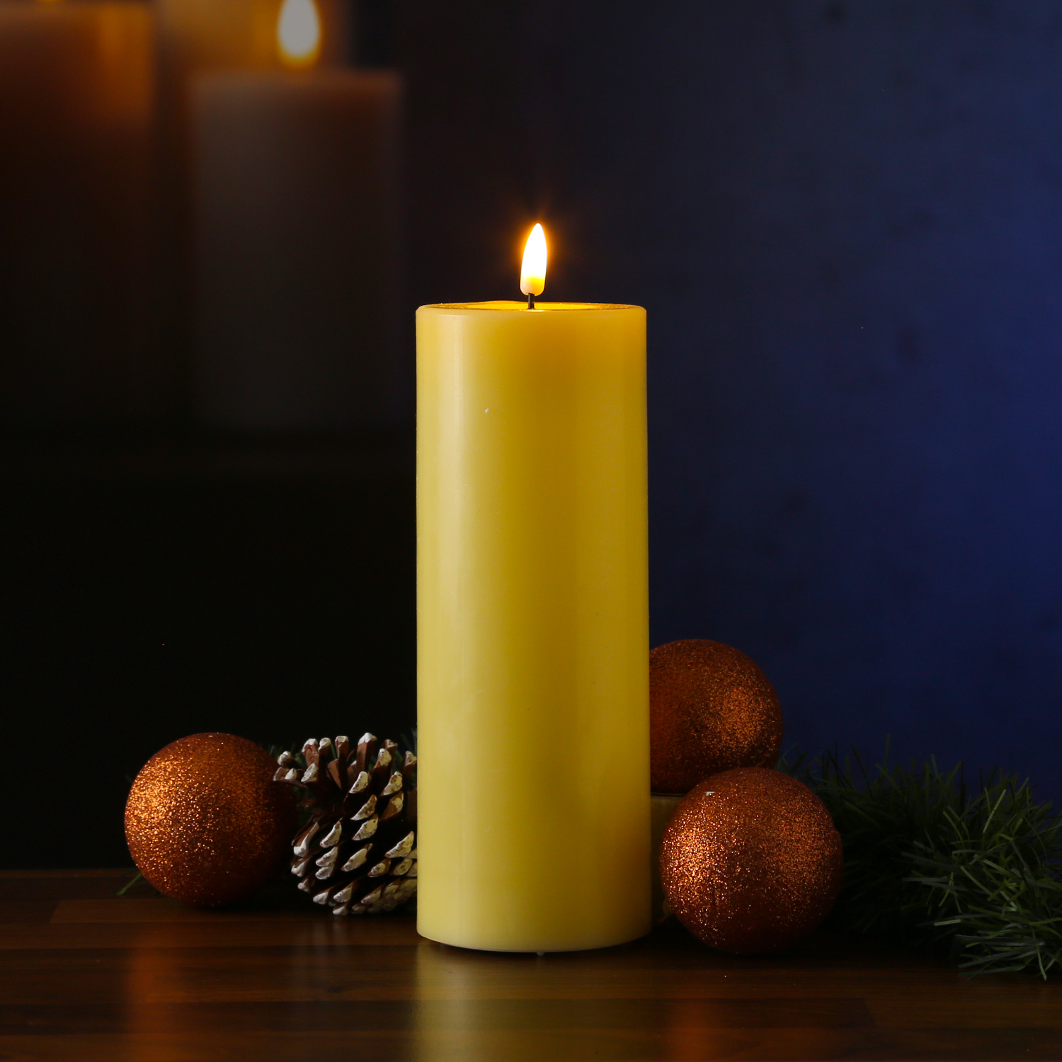 LED Stumpenkerze MIA - Echtwachs - realistische 3D Flamme - H: 20cm - Batteriebetrieb - gelb LED Stumpenkerze MIA - Echtwachs - realistische 3D Flamme - H: 20cm - Batteriebetrieb - gelb