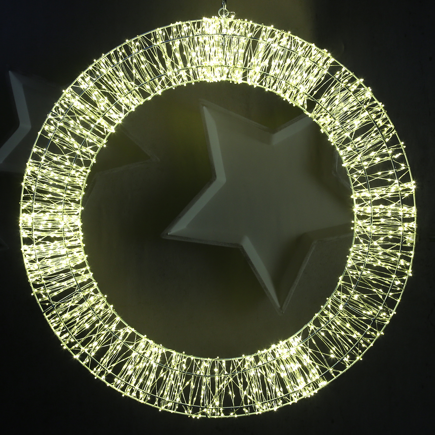 XXL LED Kranz abgeflacht - Lichterkranz mit 2200 warmweißen LED - D:60cm - 8Modi/Timer - Innen/Außen XXL LED Kranz abgeflacht - Lichterkranz mit 2200 warmweißen LED - D:60cm - 8Modi/Timer - Innen/Außen