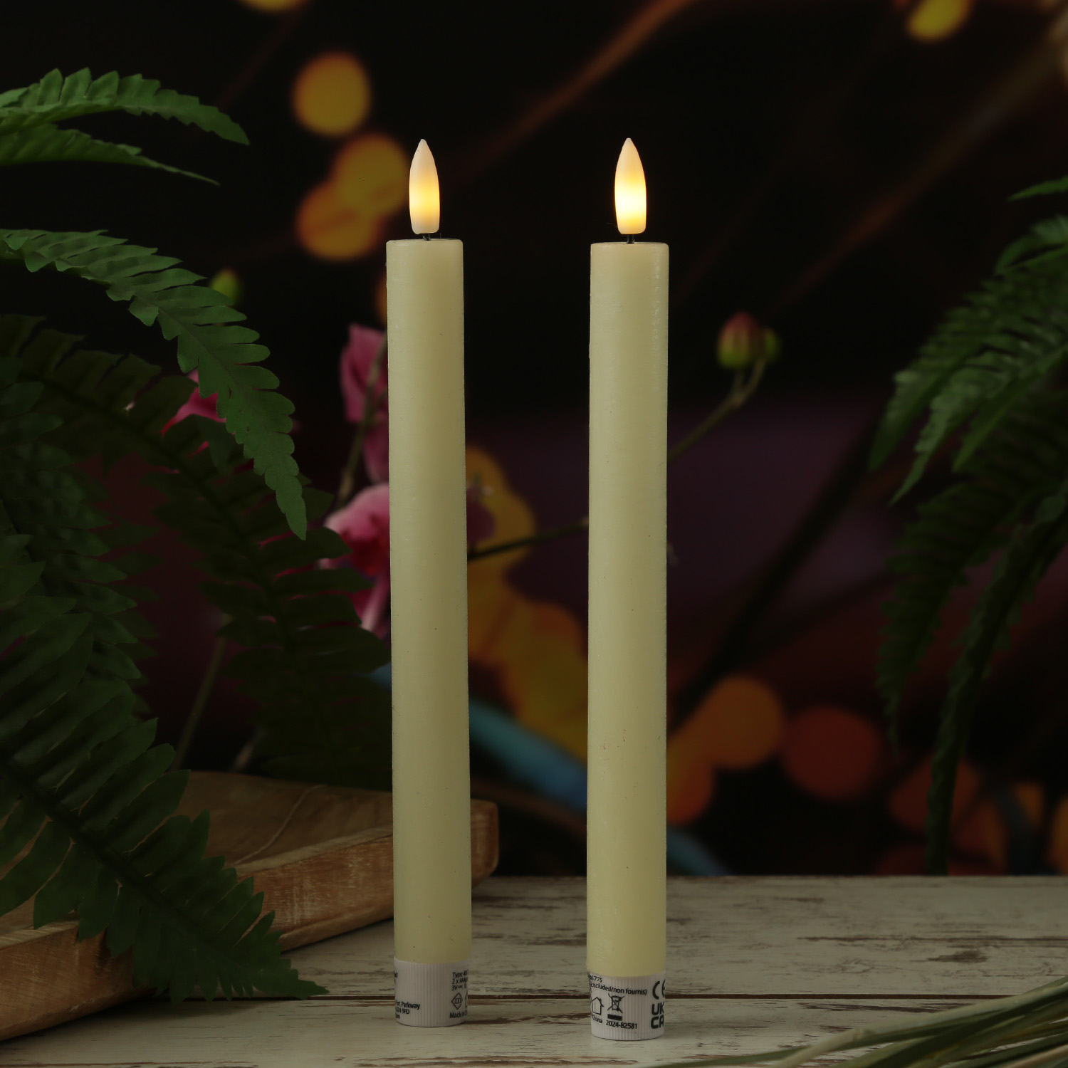 LED Stabkerzen LINA - Rustik-Optik - Echtwachs - 3D Flamme - H: 24cm - Timer - creme - 2er Set LED Stabkerzen LINA - Rustik-Optik - Echtwachs - 3D Flamme - H: 24cm - Timer - creme - 2er Set