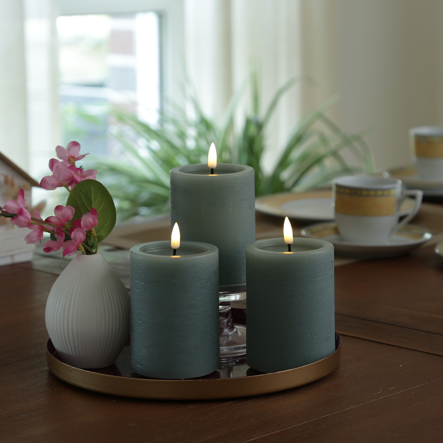 LED Kerze UNIQUE - Rustik-Optik - Echtwachs - H: 10cm - D: 7,5cm - bis zu 1500 Std. - salbeigrün LED Kerze UNIQUE - Rustik-Optik - Echtwachs - H: 10cm - D: 7,5cm - bis zu 1500 Std. - salbeigrün