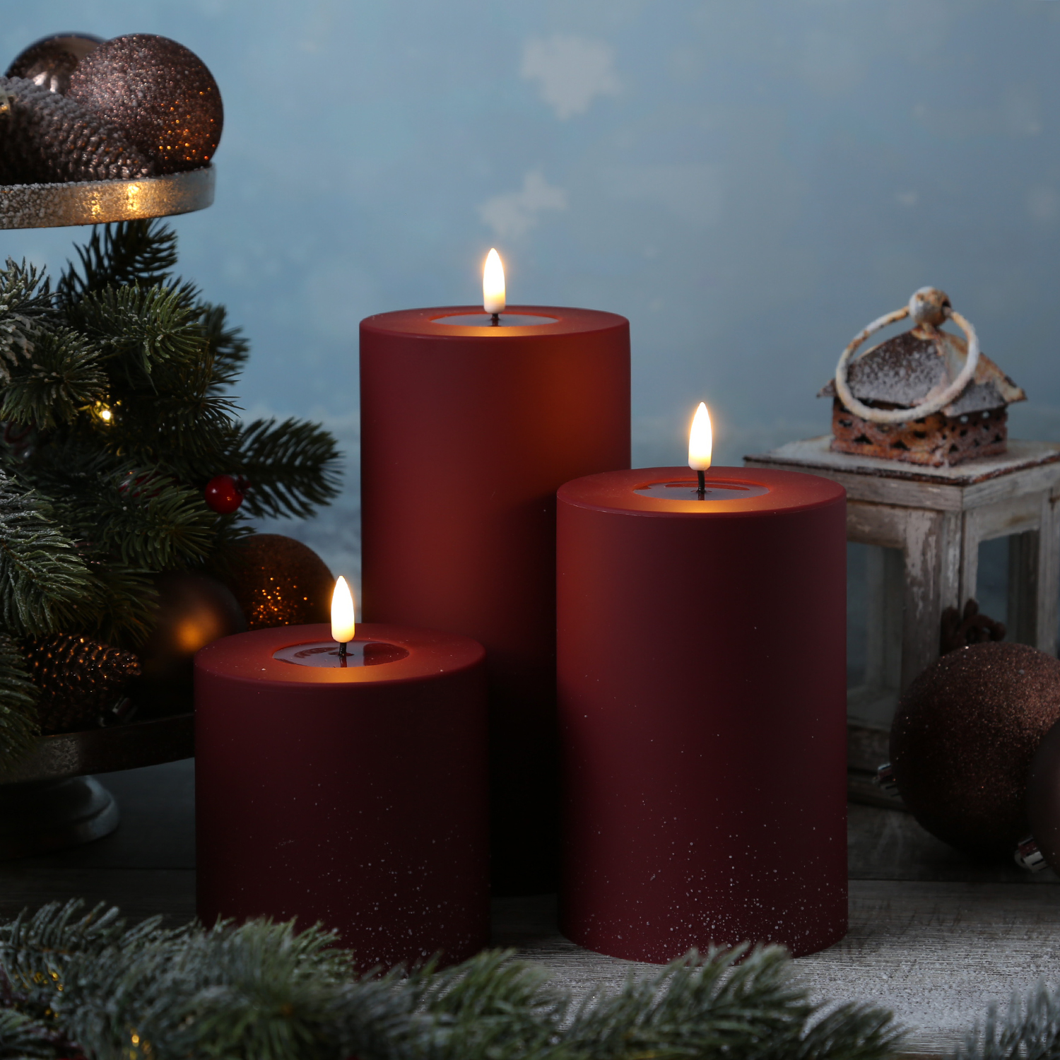 LED Stumpenkerze MIA - Kunststoff - realistische 3D Flamme - H: 20cm - f. Außen - bordeaux/dunkelrot LED Stumpenkerze MIA - Kunststoff - realistische 3D Flamme - H: 20cm - f. Außen - bordeaux/dunkelrot