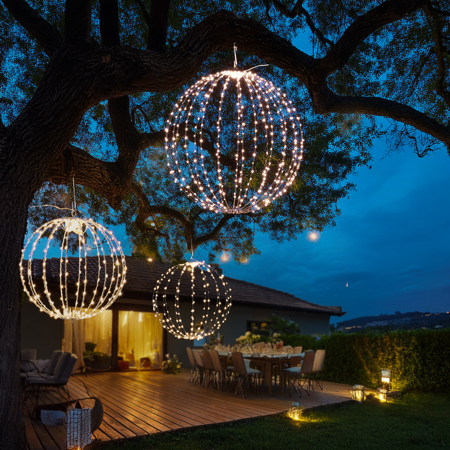 LED Drahtkugel - 3D Leuchtkugel - D: 38cm - 240 warmweiße LED - faltbar - 8 Modi/Timer - Innen/Außen