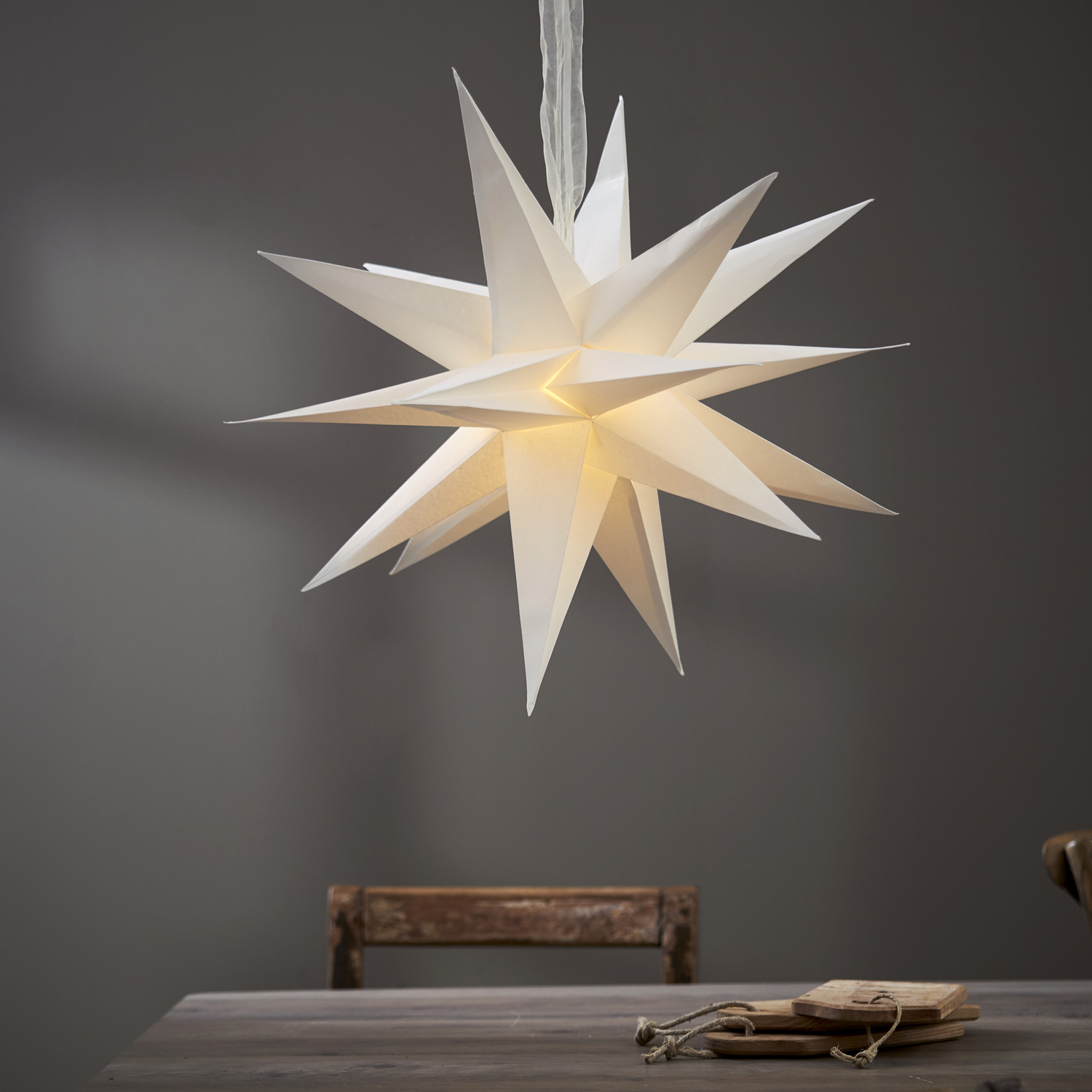 Papierstern DECEMBER - 3D Stern mit Dekoband - hängend - 18-zackig - D: 45cm - weiß Papierstern DECEMBER - 3D Stern mit Dekoband - hängend - 18-zackig - D: 45cm - weiß