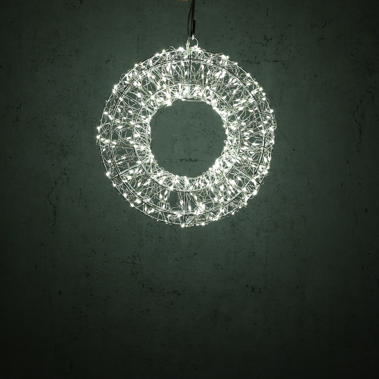 LED Kranz mit Drahtlichterkette - Lichterkranz mit 400 warmweißen LED - D: 28cm - Timer - Außen LED Kranz mit Drahtlichterkette - Lichterkranz mit 400 warmweißen LED - D: 28cm - Timer - Außen