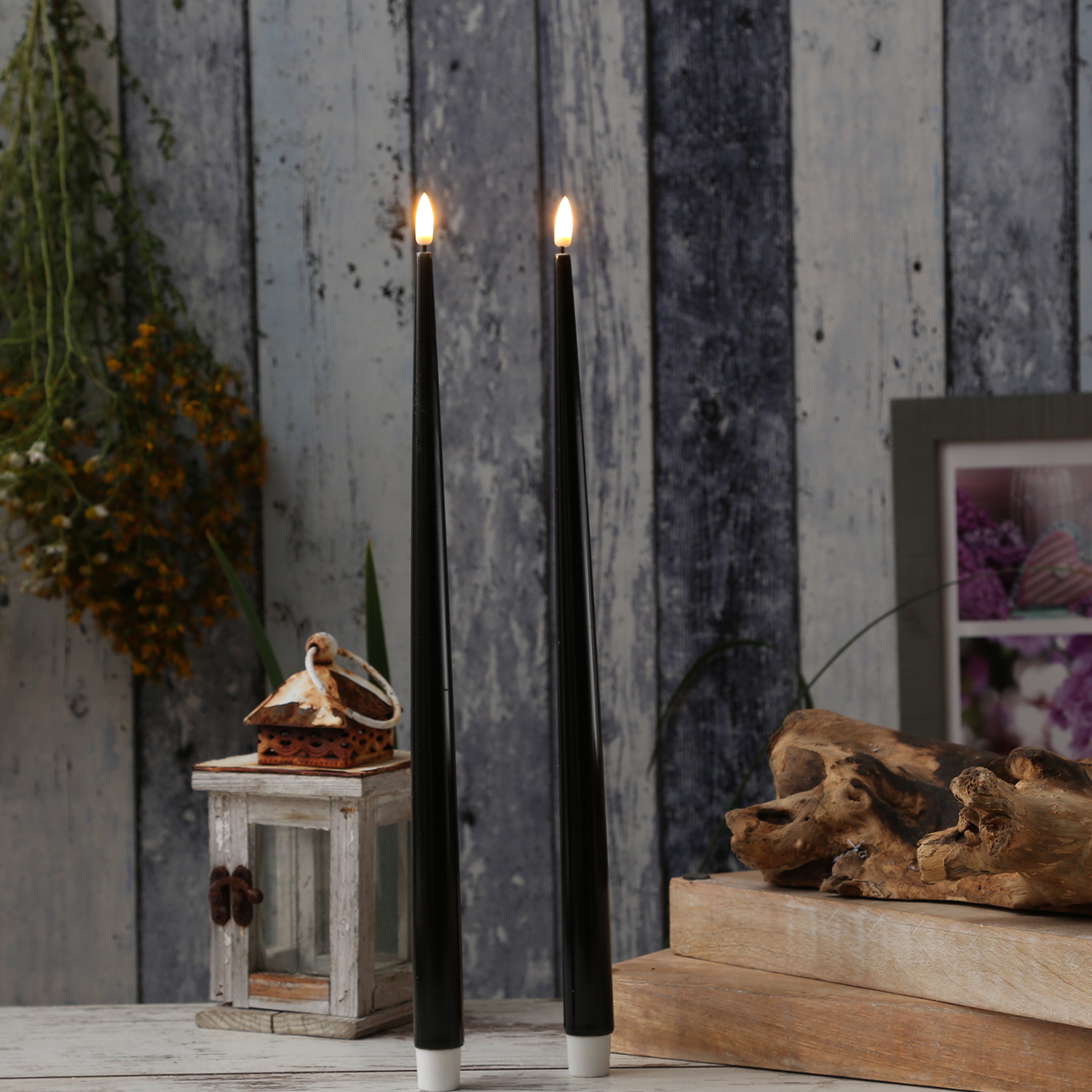 LED Stabkerzen ELLA - Echtwachs - realistische 3D Flamme - H: 38cm - schwarz - 2 Stück LED Stabkerzen ELLA - Echtwachs - realistische 3D Flamme - H: 38cm - schwarz - 2 Stück