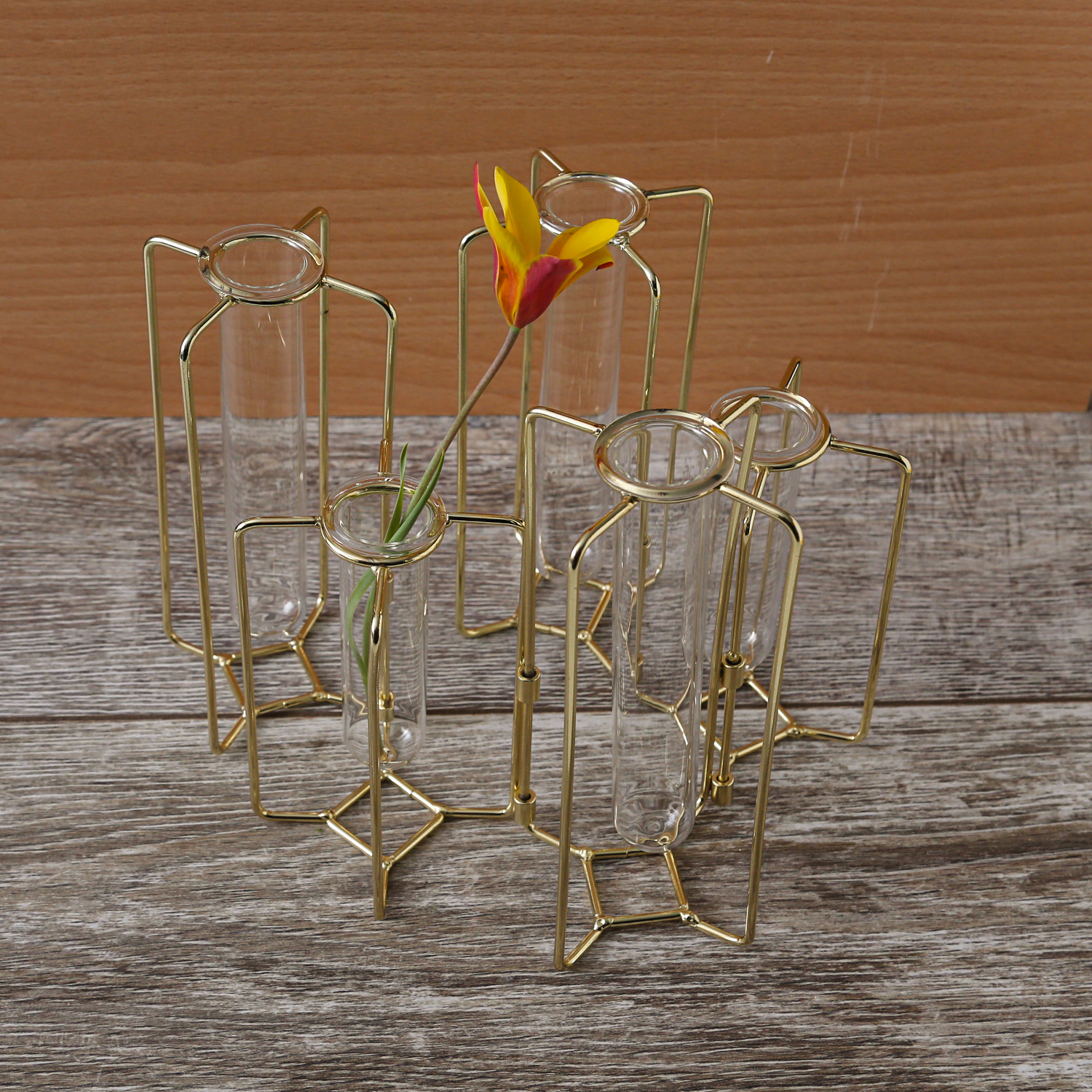 Deko Vase mit 5 Reagenzgläsern - Blumenvase - fexibel - Metall - H: 17cm - gold