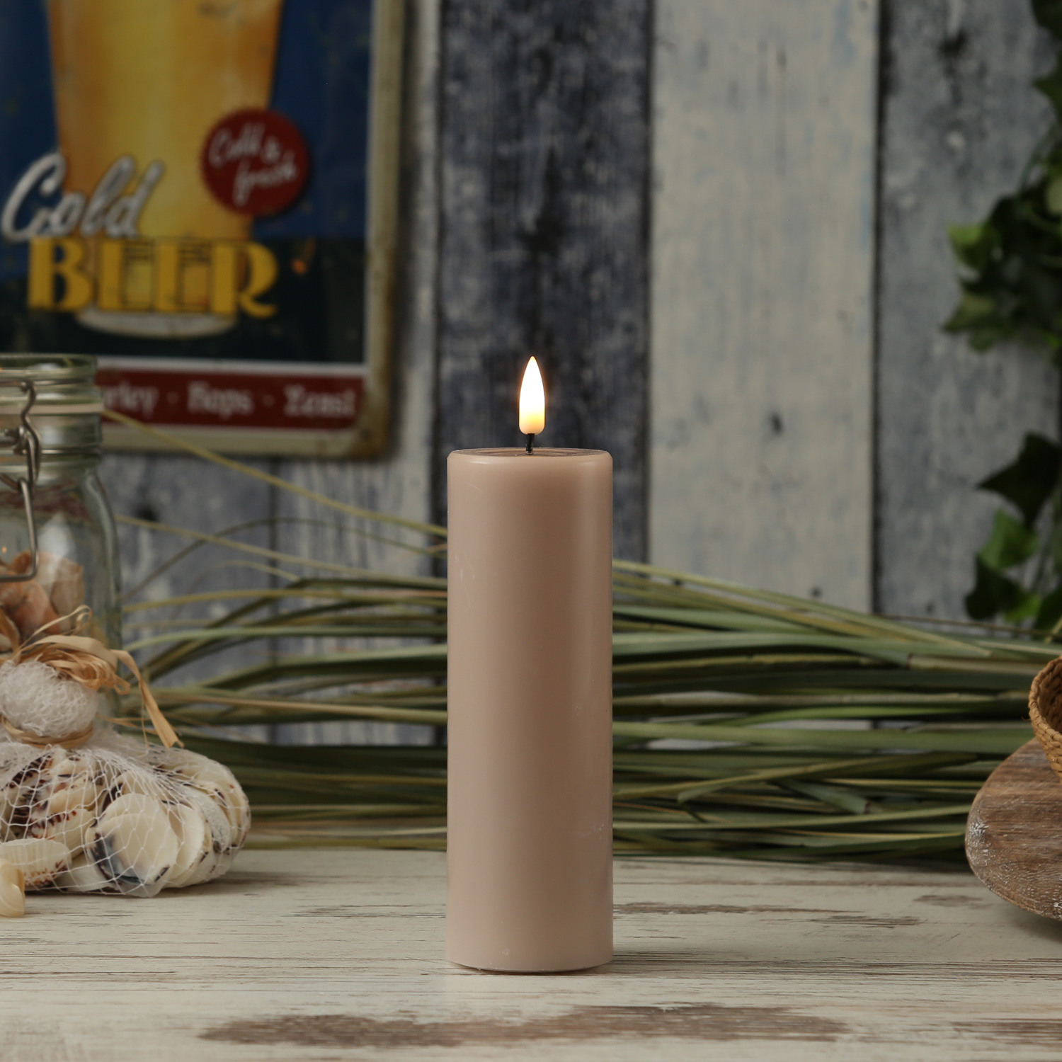 LED Stumpenkerze MIA - Echtwachs - realistische 3D Flamme - H: 15cm - D: 5cm - altrosa LED Stumpenkerze MIA - Echtwachs - realistische 3D Flamme - H: 15cm - D: 5cm - altrosa