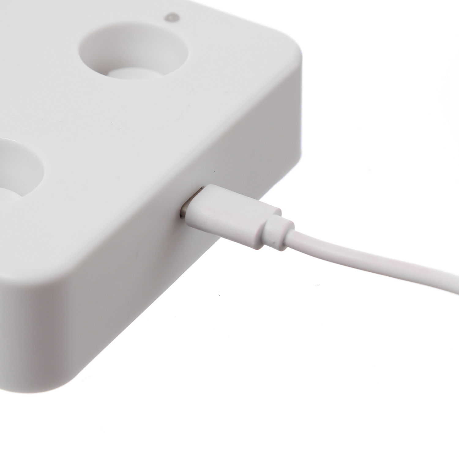 LED Stabkerzen LISA - Echtwachs - mit Ladestation - inkl. Fernbedienung - H: 25cm - rot - 4er Set LED Stabkerzen LISA - Echtwachs - mit Ladestation - inkl. Fernbedienung - H: 25cm - rot - 4er Set