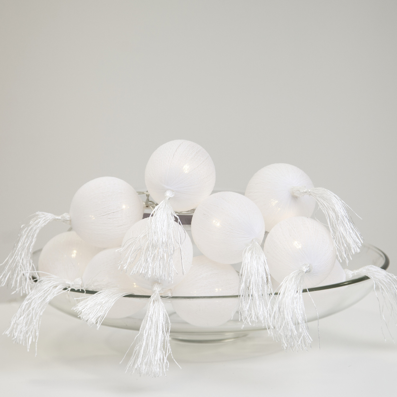 B-Ware LED Ball Lichterkette TASSEL - 10 beleuchtete Bälle - L: 1,35m - Batterie - Timer - weiß