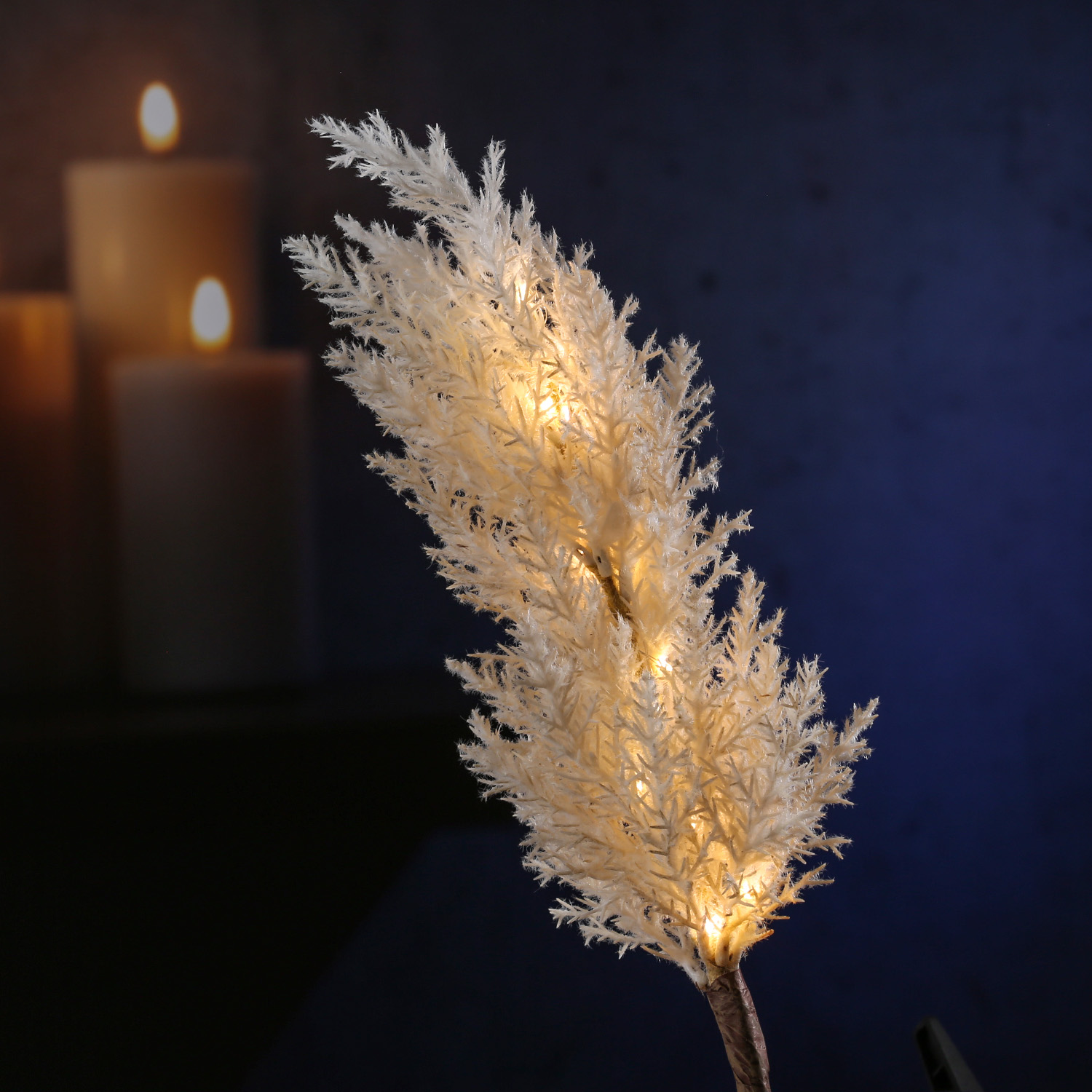 LED Zweig PAMPASGRAS - 12 warmweiße LED - H: 70cm - Batteriebetrieb - Timer- für Innen - weiß