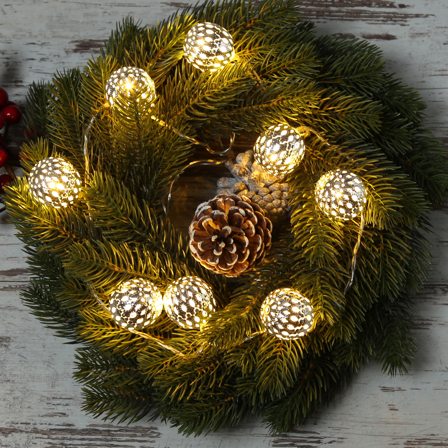 LED Dekolichterkette Metallkugeln - 8 warmweiße LED - D: 4cm - L: 0,7m - Batterie - silber LED Dekolichterkette Metallkugeln - 8 warmweiße LED - D: 4cm - L: 0,7m - Batterie - silber