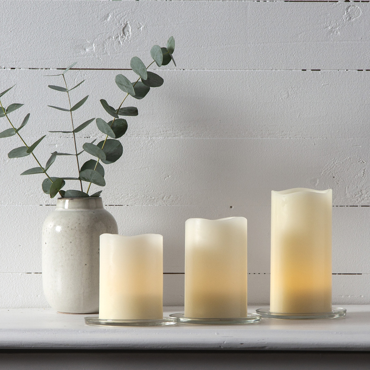 LED Kerzenset "Wave" - Echtwachs - flackernd - Timer - Fernbedienung - Dimmer - creme - 3er Set LED Kerzenset "Wave" - Echtwachs - flackernd - Timer - Fernbedienung - Dimmer - creme - 3er Set