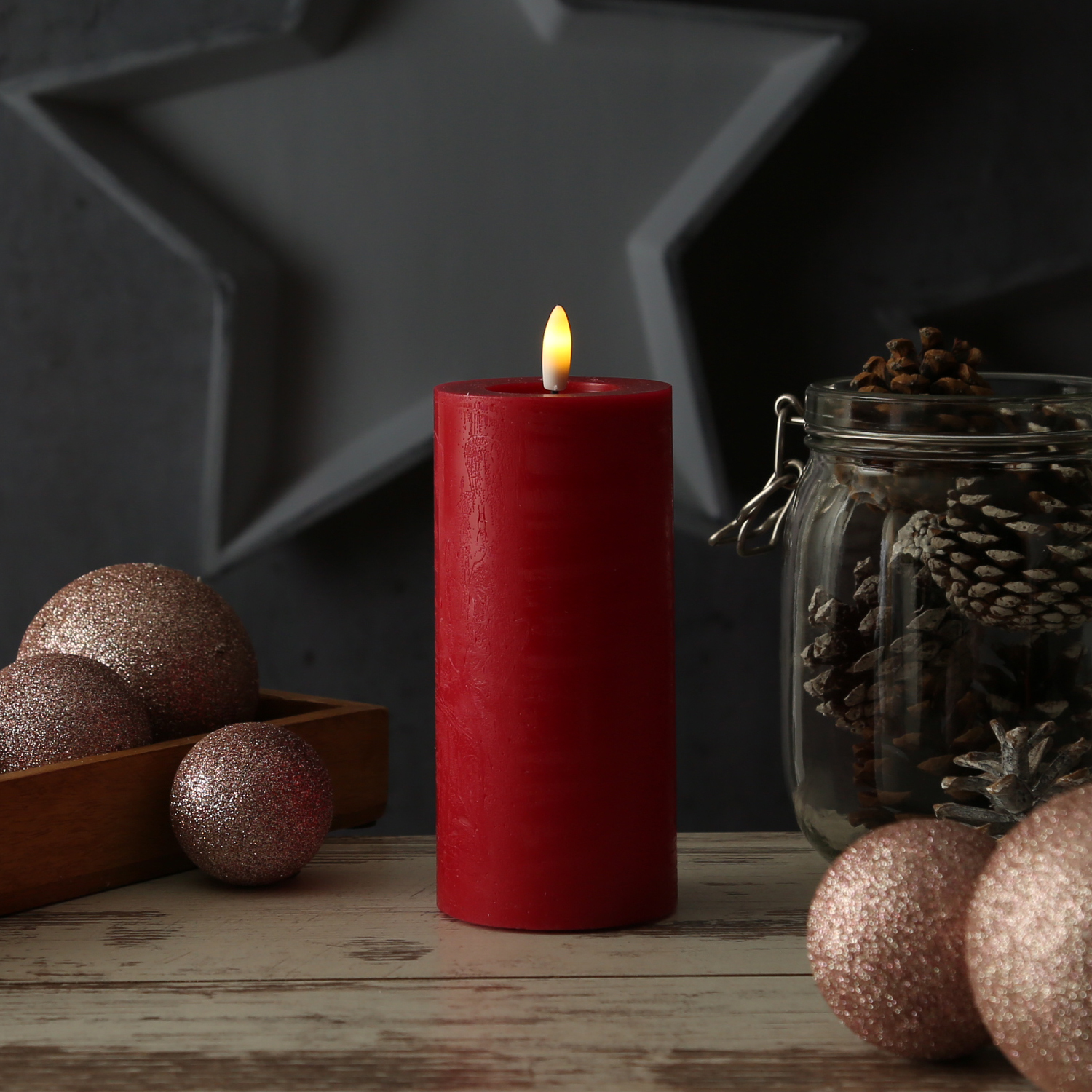 LED Kerze LINA - Rustik-Optik - Echtwachs - 3D Flamme - H: 15cm - D: 7cm - Batterie - Timer - rot