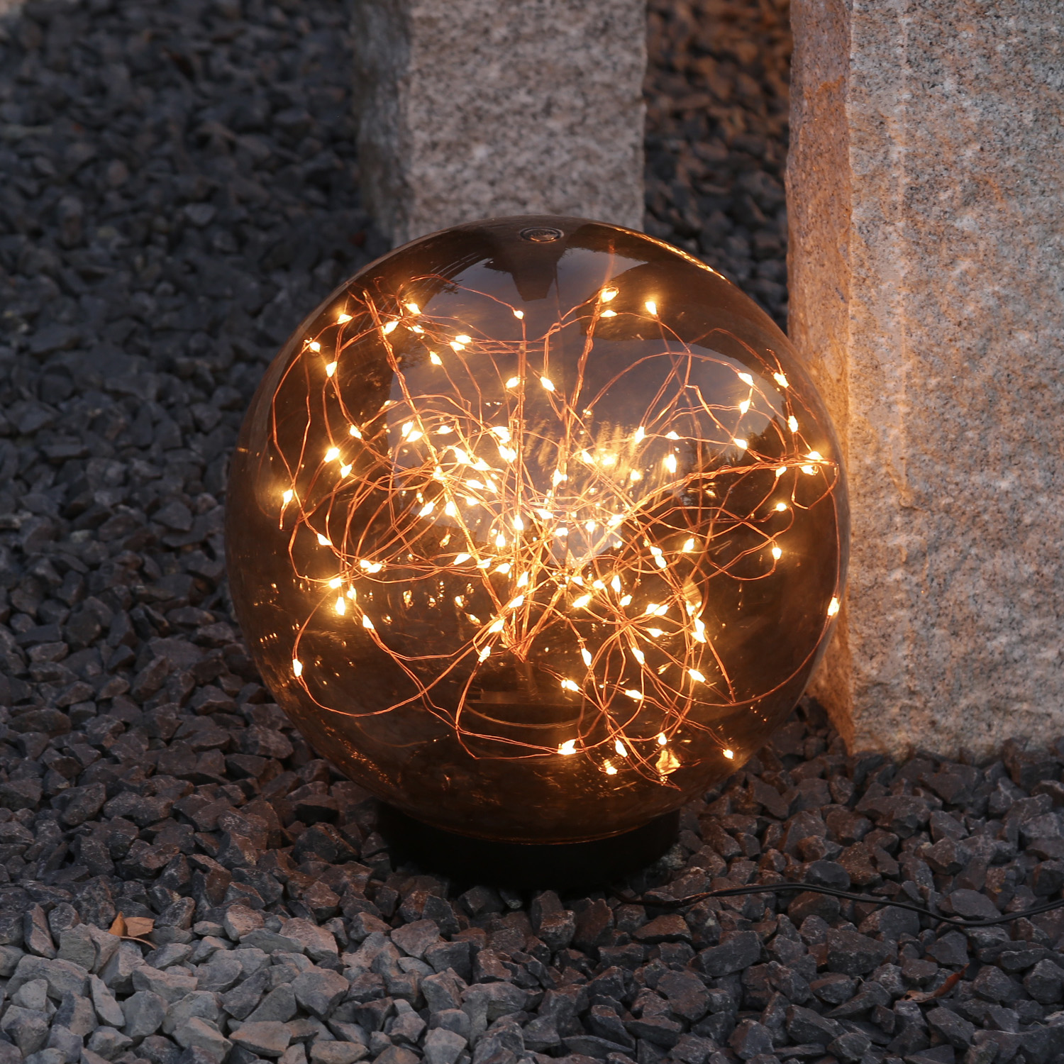 LED Kugel mit Drahtlicherkette - stehend - 100 bernsteinfarbene LED - D: 25cm - f. Außen - rauchgrau