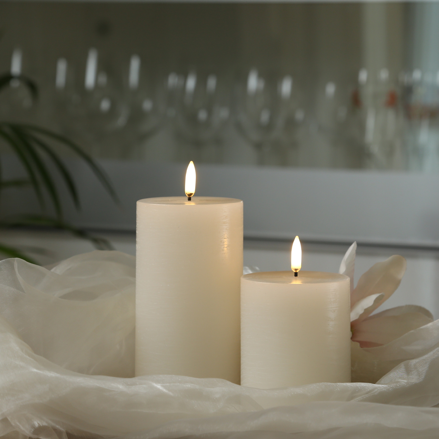 LED Kerze PIA - Rustik-Optik - Echtwachs - H: 15cm - D: 7,8cm - Timer - bis zu 1000 Std. - creme LED Kerze PIA - Rustik-Optik - Echtwachs - H: 15cm - D: 7,8cm - Timer - bis zu 1000 Std. - creme