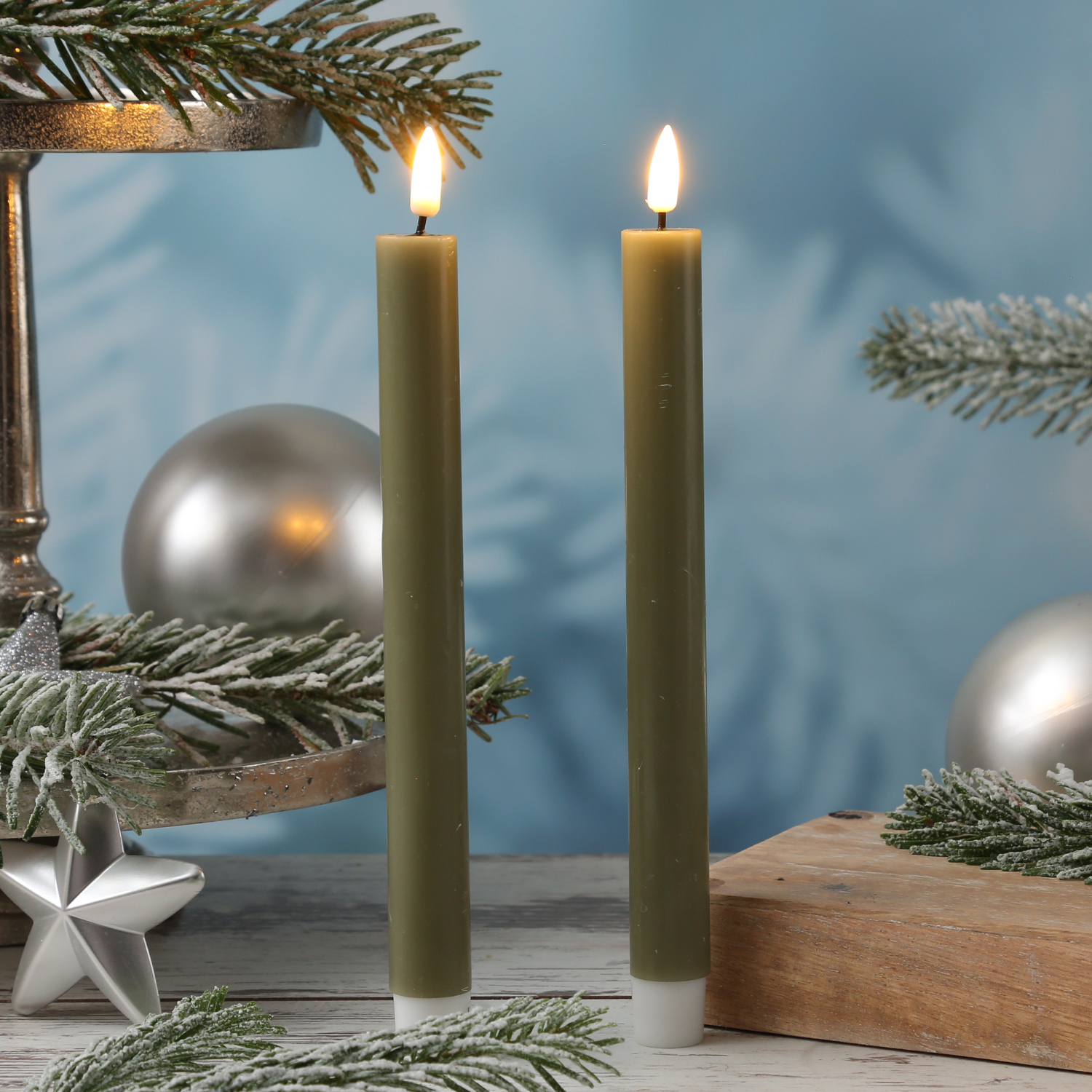 LED Stabkerzen MIA - Echtwachs - realistische 3D Flamme - H:24cm - Batteriebetrieb - olivgrün - 2 St LED Stabkerzen MIA - Echtwachs - realistische 3D Flamme - H:24cm - Batteriebetrieb - olivgrün - 2 St