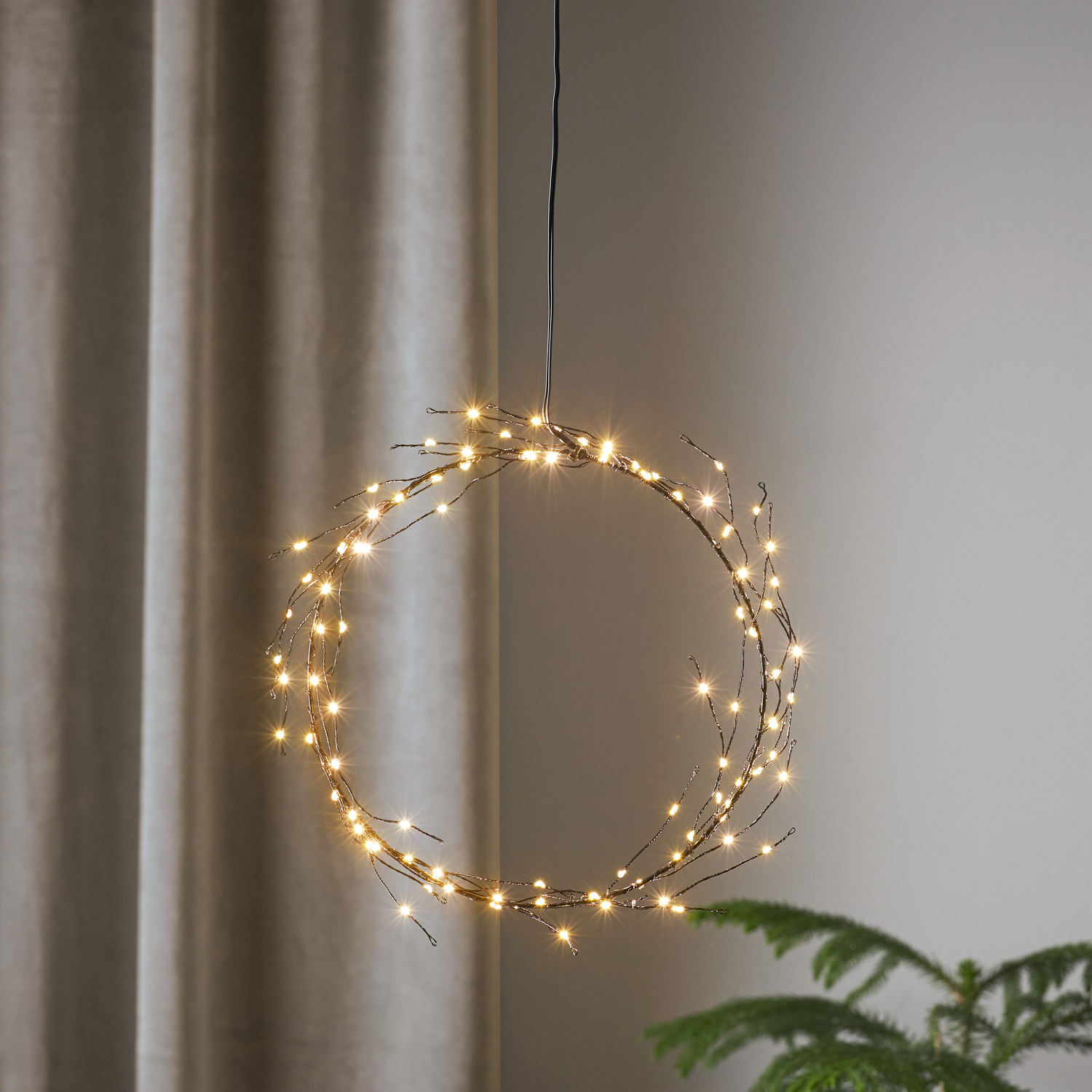 LED Kranz "Curly" - 95 warmweiße LED - D: 24cm - schwarz LED Kranz "Curly" - 95 warmweiße LED - D: 24cm - schwarz