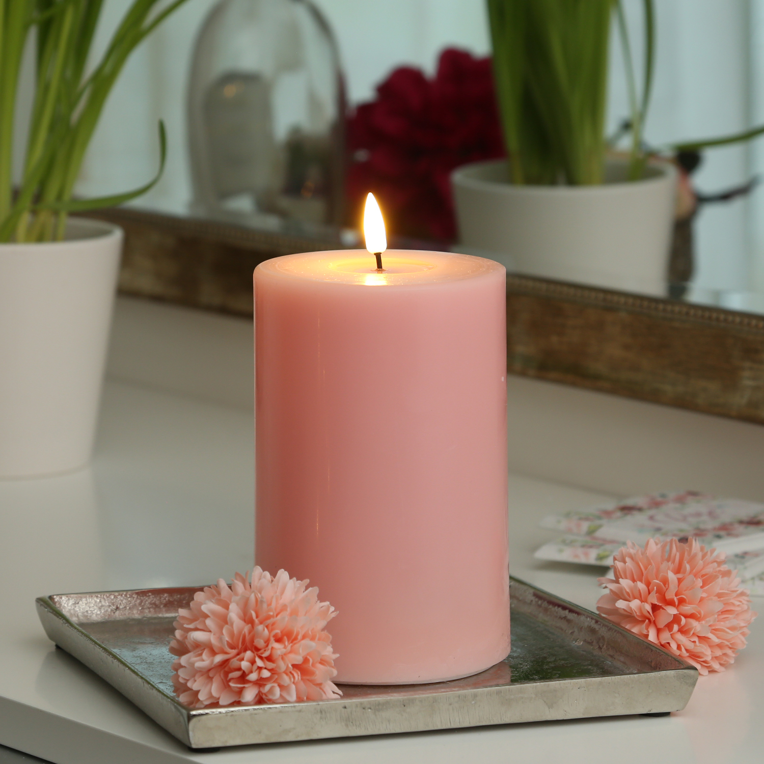 LED Stumpenkerze MIA - Echtwachs - realistische 3D Flamme - H: 15cm - D: 10cm - Batterie - rosa LED Stumpenkerze MIA - Echtwachs - realistische 3D Flamme - H: 15cm - D: 10cm - Batterie - rosa