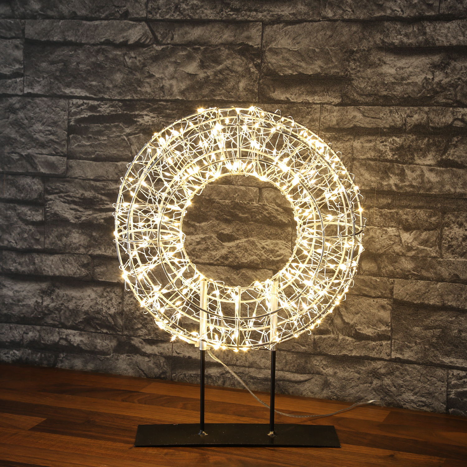 LED Kranz - Leuchtkranz stehend - 300 warmweiße LED - H: 38cm - Timer - für Innen/Außen LED Kranz - Leuchtkranz stehend - 300 warmweiße LED - H: 38cm - Timer - für Innen/Außen