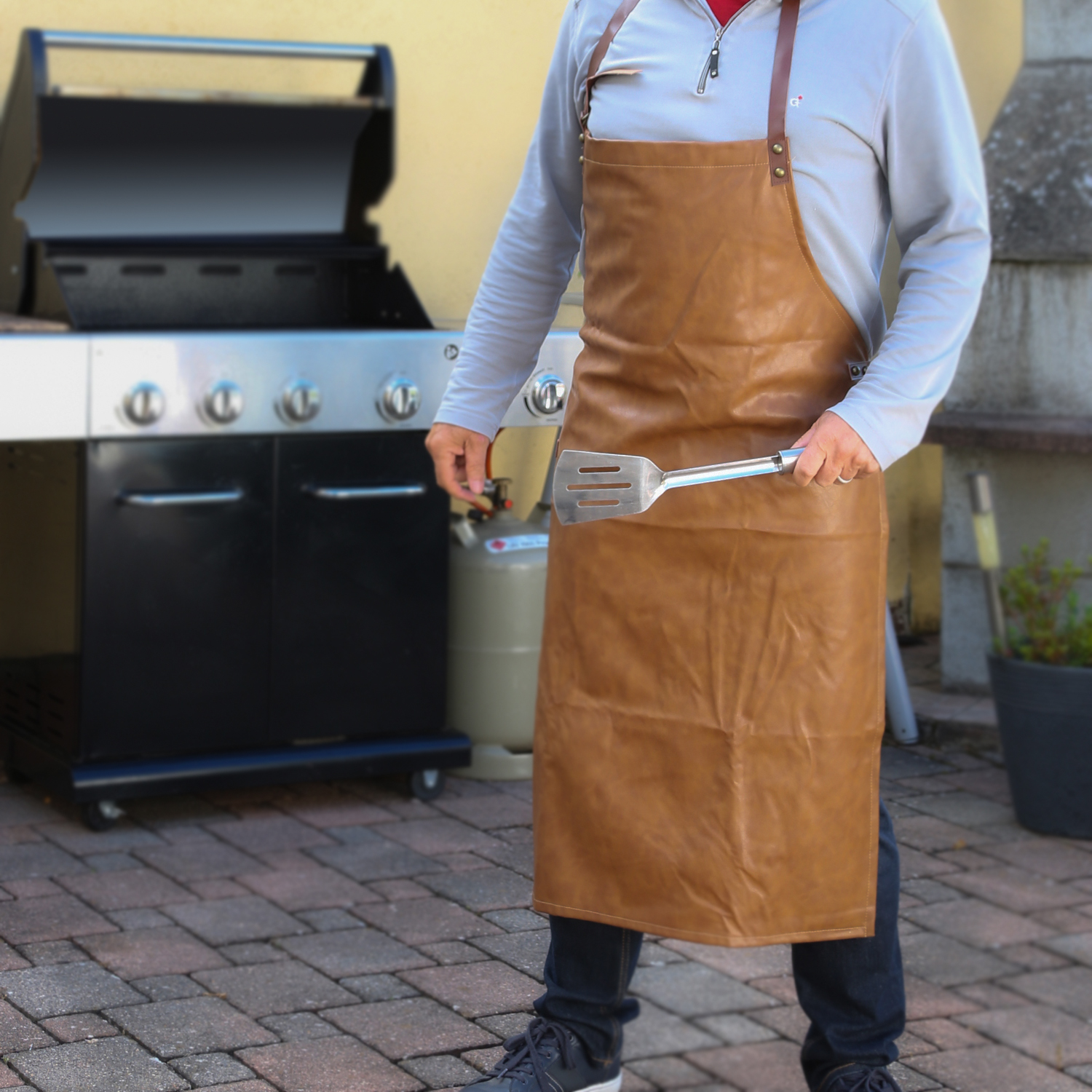 Grill- und Kochschürze aus Kunstleder - braun - Universalgröße