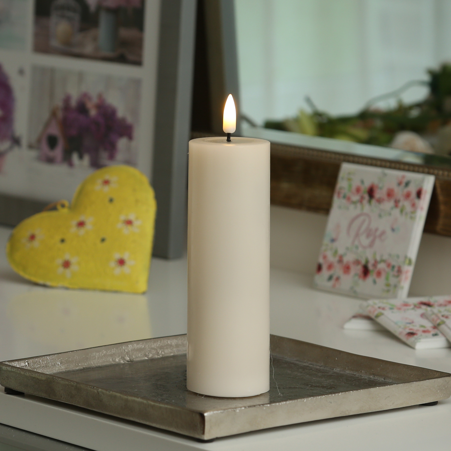 LED Stumpenkerze MIA - Echtwachs - realistische 3D Flamme - H: 15cm D: 5cm - Batterie - creme LED Stumpenkerze MIA - Echtwachs - realistische 3D Flamme - H: 15cm D: 5cm - Batterie - creme