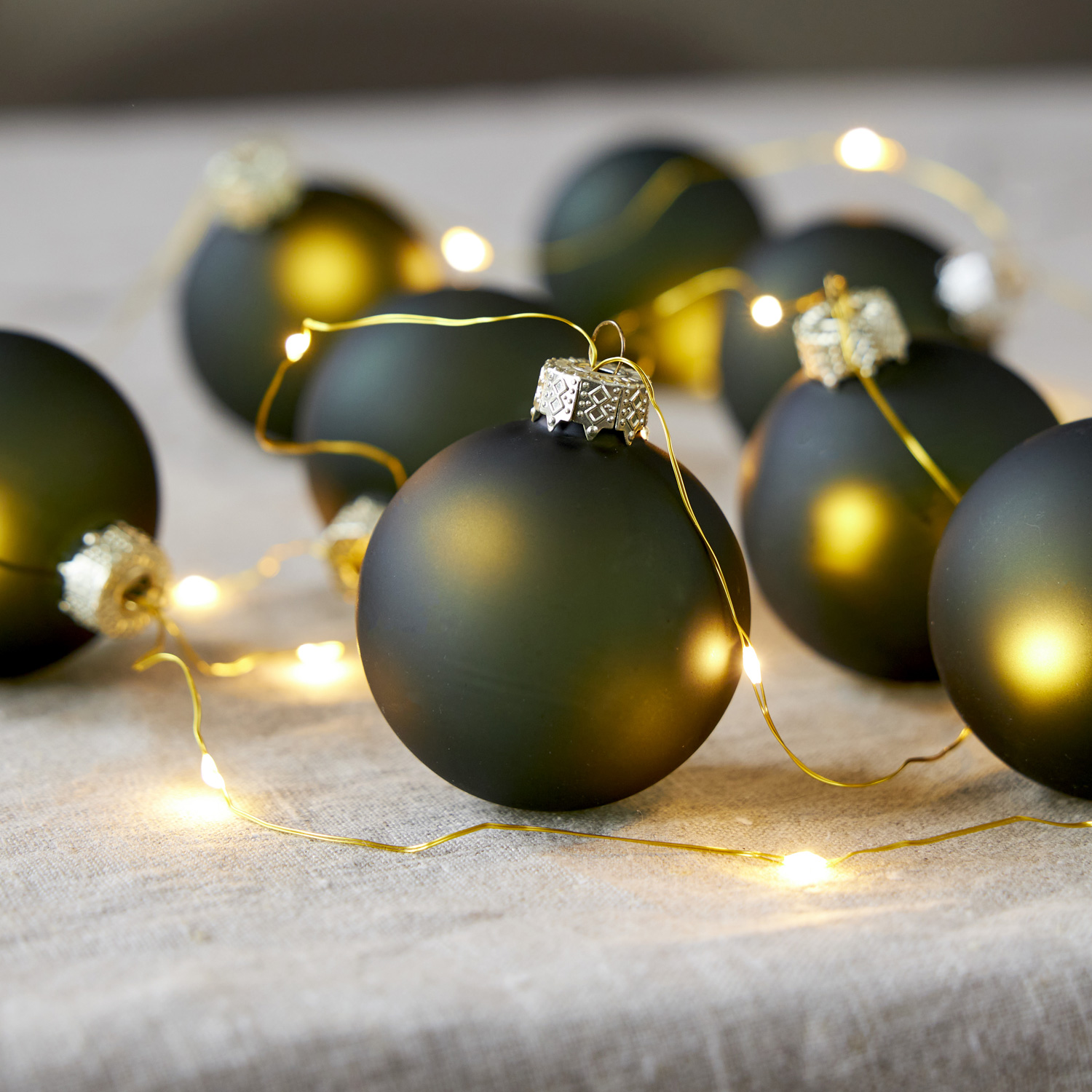 LED Lichterkette Christbaumkugel - Glas - 22 warmweiße LED - L: 1,6m - Timer - Batterie - grün LED Lichterkette Christbaumkugel - Glas - 22 warmweiße LED - L: 1,6m - Timer - Batterie - grün