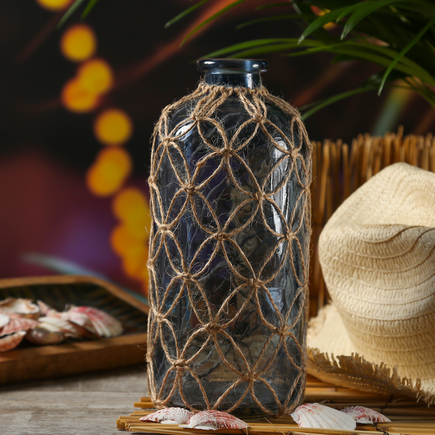 Dekoflasche MARITIM mit Netz - Glasvase - Juteseil Deko - H: 25cm - blau Dekoflasche MARITIM mit Netz - Glasvase - Juteseil Deko - H: 25cm - blau
