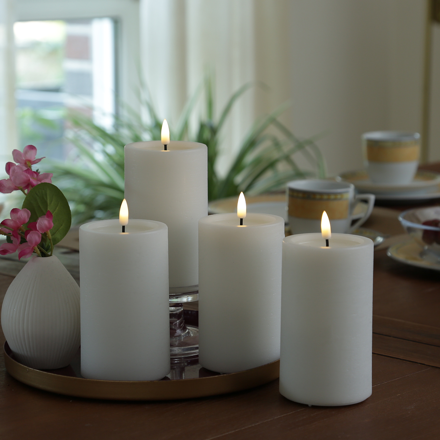 LED Kerzenset UNIQUE - Rustik-Optik - H: 12,5cm - mit Batterien und Fernbedienung - weiß - 4er Set LED Kerzenset UNIQUE - Rustik-Optik - H: 12,5cm - mit Batterien und Fernbedienung - weiß - 4er Set