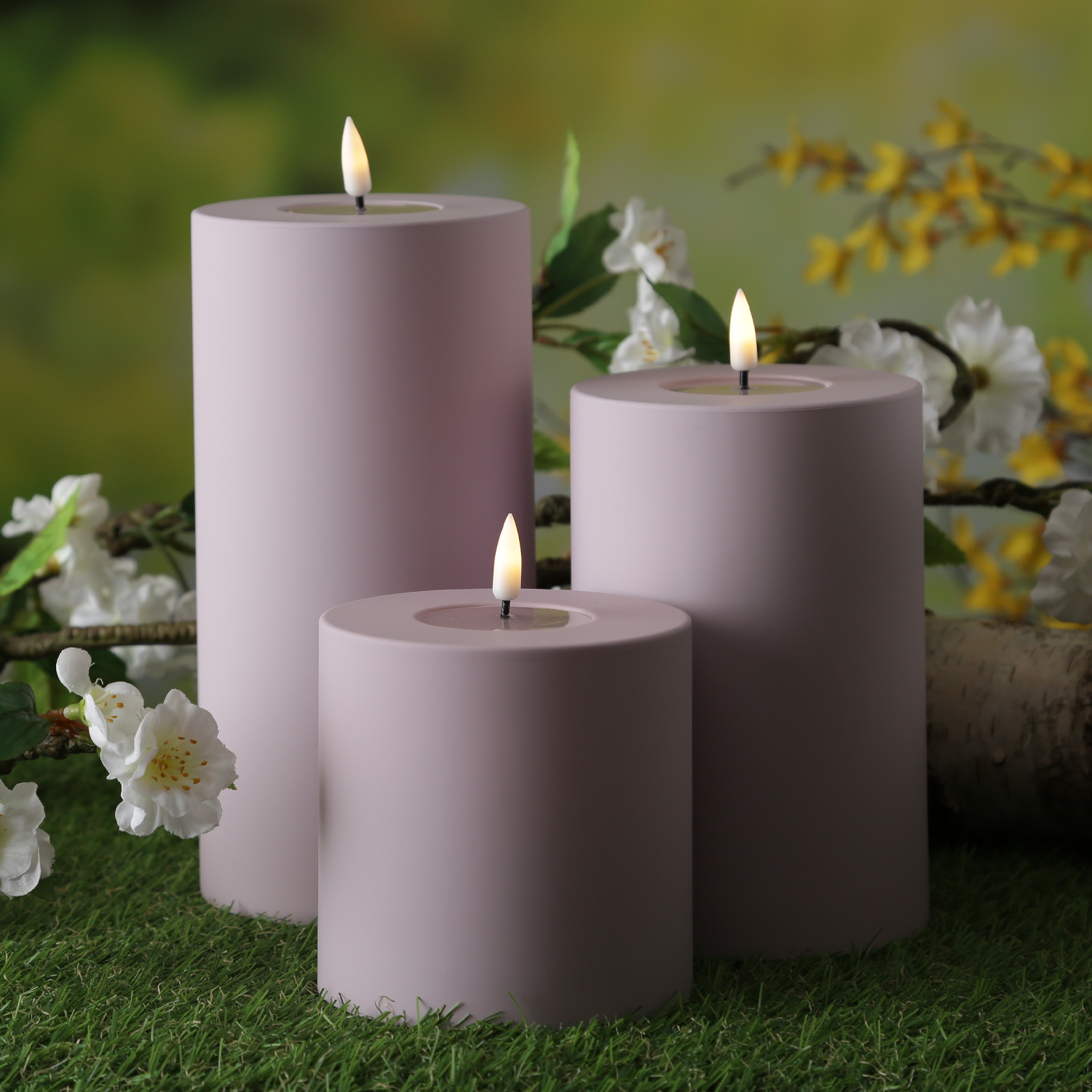 LED Stumpenkerze MIA - Kunststoff - realistische 3D Flamme - H: 15cm - f. Außen - flieder/lila LED Stumpenkerze MIA - Kunststoff - realistische 3D Flamme - H: 15cm - f. Außen - flieder/lila