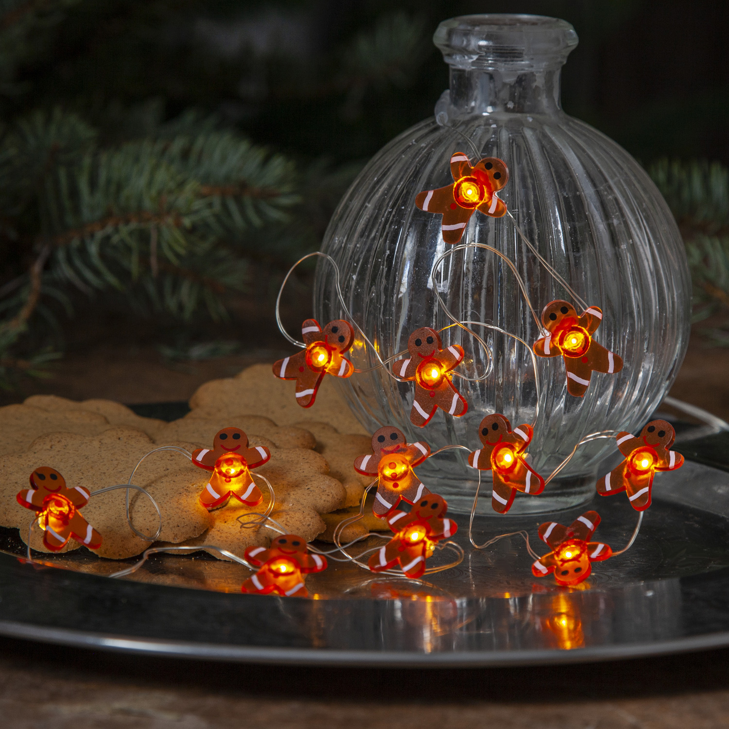 LED Lichterkette Dew Drop Lebkuchenmänner - 12 warmweiße LED -1,10m - Batterie - f. Innen - Braun LED Lichterkette Dew Drop Lebkuchenmänner - 12 warmweiße LED -1,10m - Batterie - f. Innen - Braun