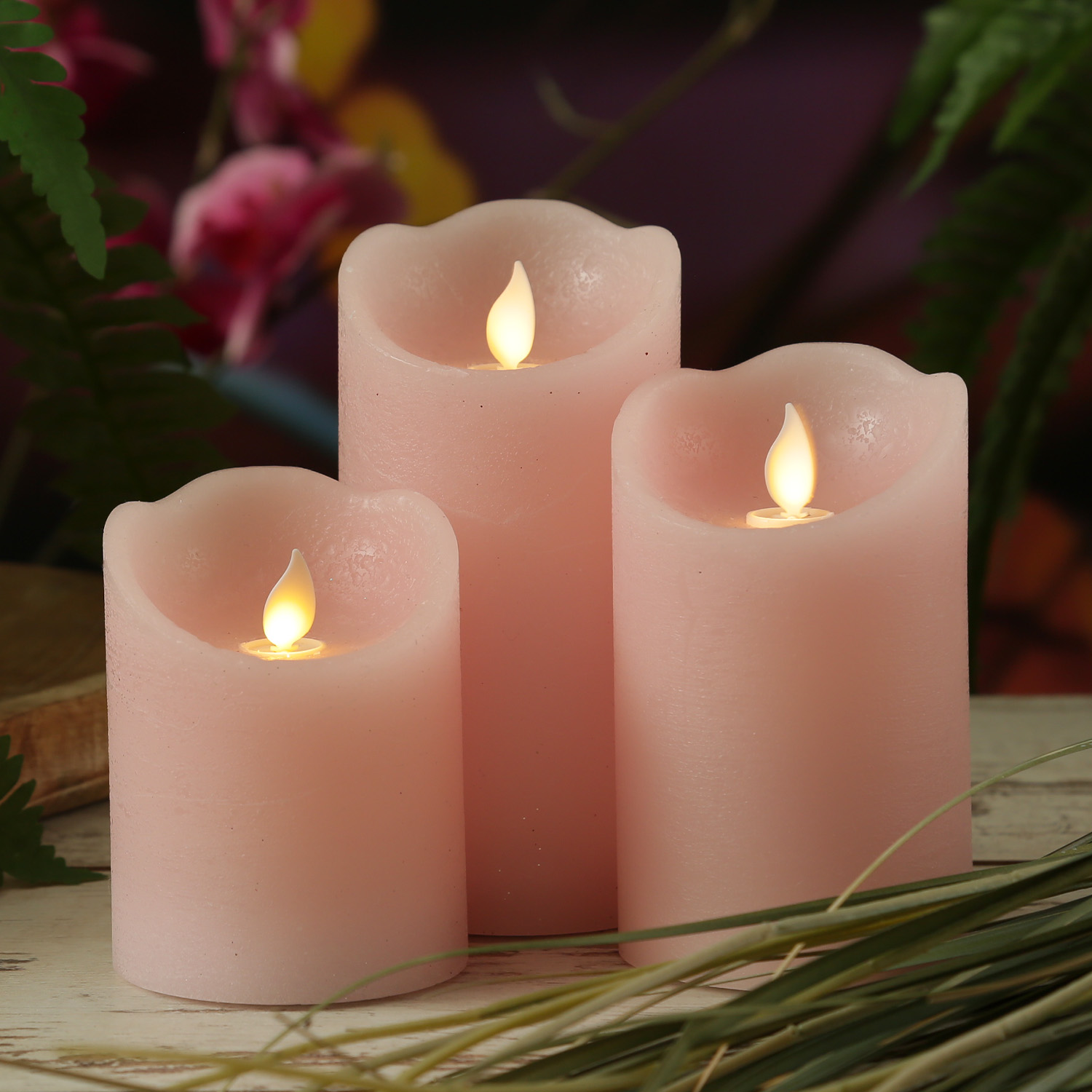 LED Kerze mit beweglicher Flamme - Rustik-Optik - Echtwachs - Timer - H: 15cm - D: 7,5cm - rosa