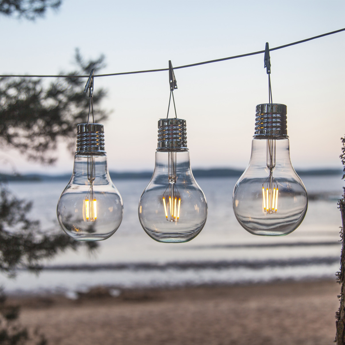 LED Solar XL Glühbirne - warmweißes Filament - H: 18cm - Dämmerungssensor - outdoor - 5 Stück LED Solar XL Glühbirne - warmweißes Filament - H: 18cm - Dämmerungssensor - outdoor - 5 Stück