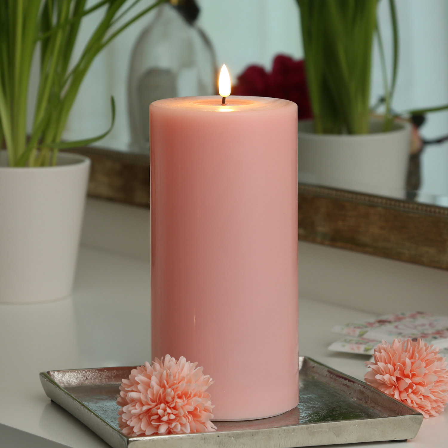 LED Stumpenkerze MIA - Echtwachs - realistische 3D Flamme - H: 20cm - D: 10cm - Batterie - rosa LED Stumpenkerze MIA - Echtwachs - realistische 3D Flamme - H: 20cm - D: 10cm - Batterie - rosa