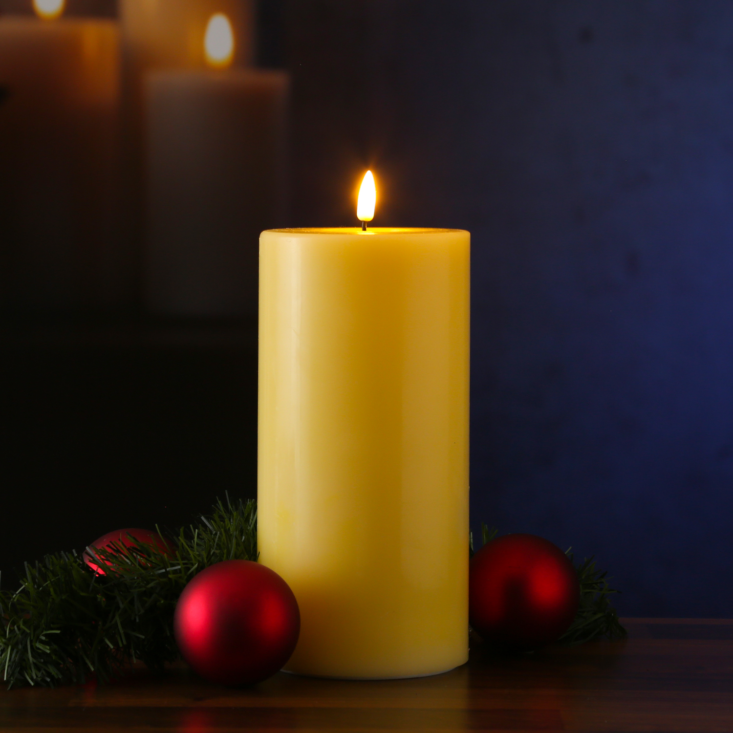 LED Stumpenkerze MIA - Echtwachs - realistische 3D Flamme - H: 20cm D: 10cm - Batteriebetrieb - gelb LED Stumpenkerze MIA - Echtwachs - realistische 3D Flamme - H: 20cm D: 10cm - Batteriebetrieb - gelb