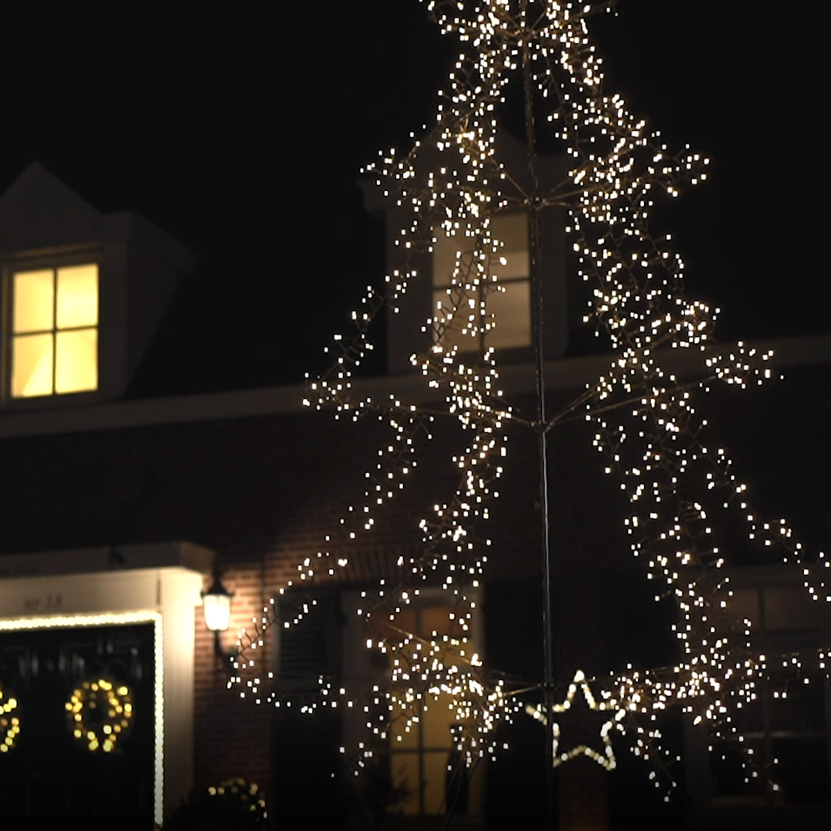 LED Outdoor Weihnachtsbaum - 1800 warmweiße LED - H: 3m - Dimmer - Timer - aufklappbar - schwarz