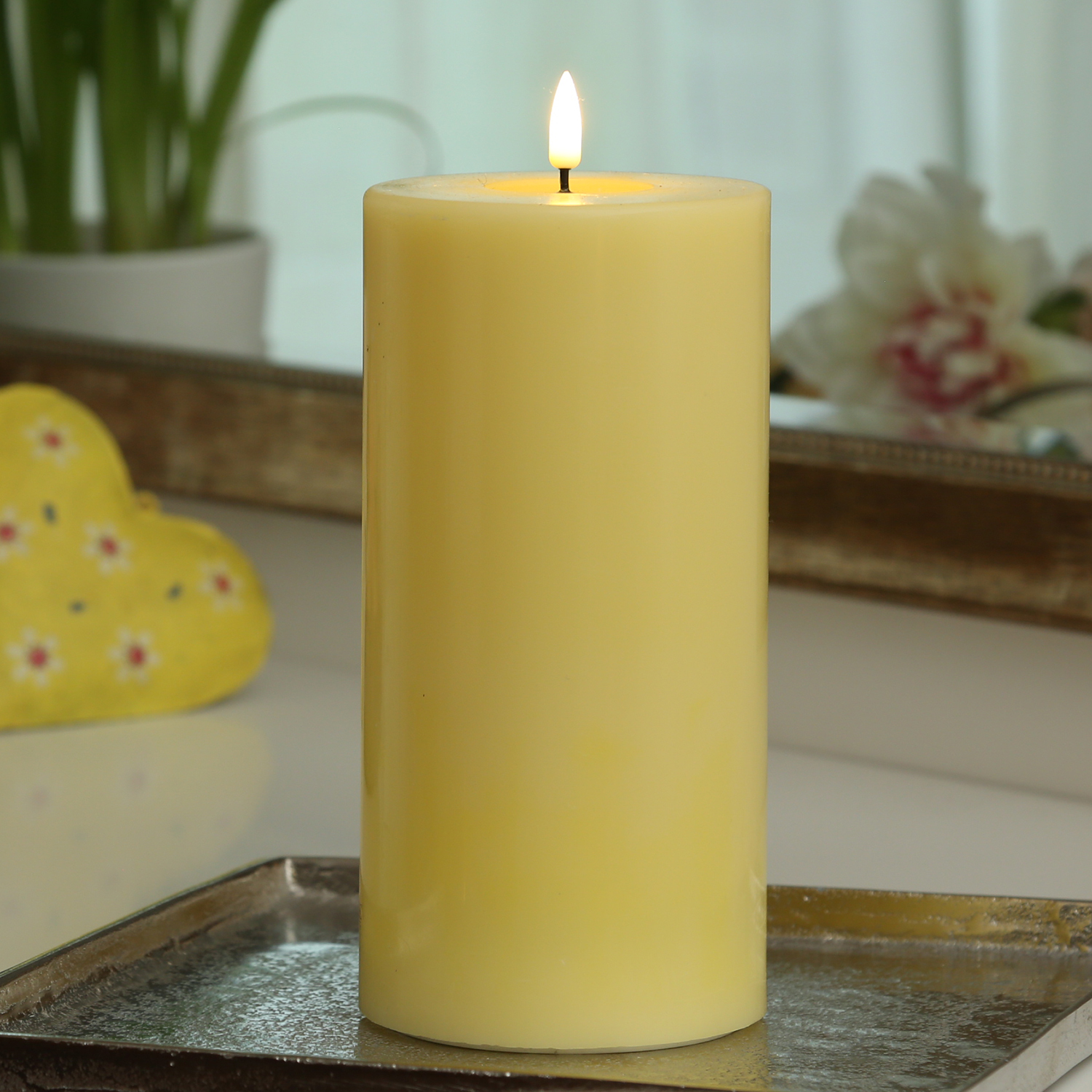 LED Stumpenkerze MIA - Echtwachs - realistische 3D Flamme - H: 20cm D: 10cm - Batteriebetrieb - gelb LED Stumpenkerze MIA - Echtwachs - realistische 3D Flamme - H: 20cm D: 10cm - Batteriebetrieb - gelb