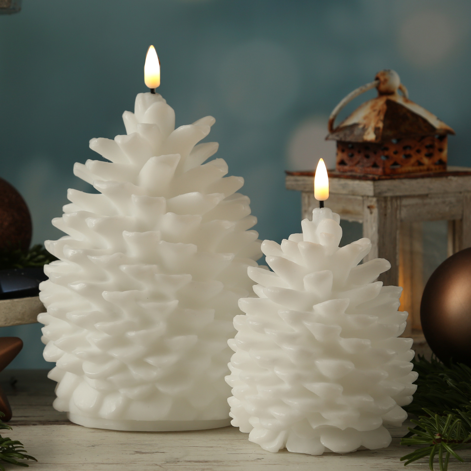 LED Kerze Zapfen - Echtwachs - flackernde 3D Flamme - H: 13cm - D: 10cm - Batteriebetrieb - weiß LED Kerze Zapfen - Echtwachs - flackernde 3D Flamme - H: 13cm - D: 10cm - Batteriebetrieb - weiß