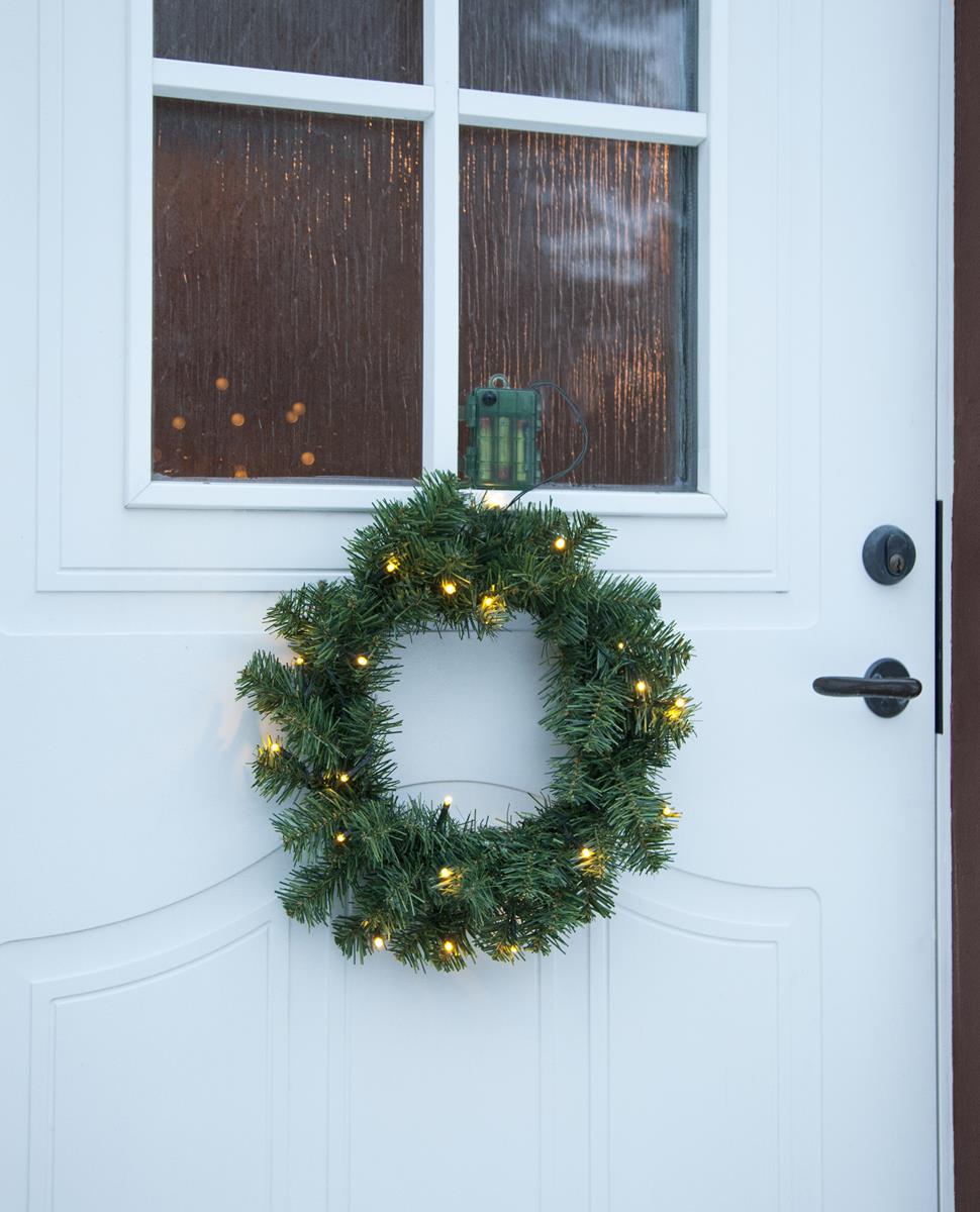 LED-Tannenkranz"Alaska"- 20 warmweiße LEDs - D: 38cm - Batterie - Dämmerungssensor - outdoor - Timer LED-Tannenkranz"Alaska"- 20 warmweiße LEDs - D: 38cm - Batterie - Dämmerungssensor - outdoor - Timer